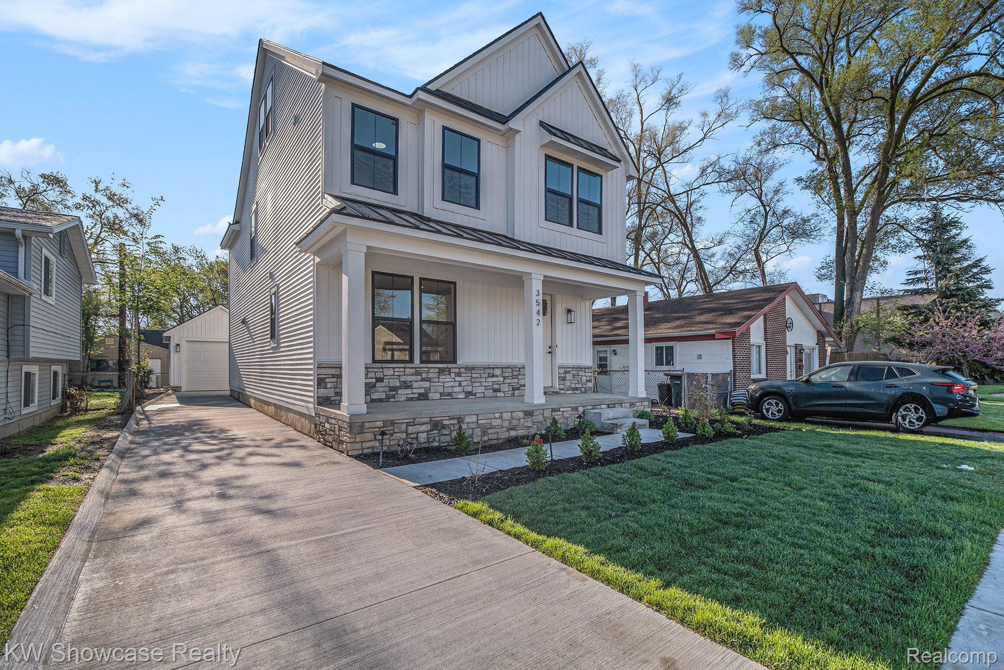 3542 ROYAL Avenue