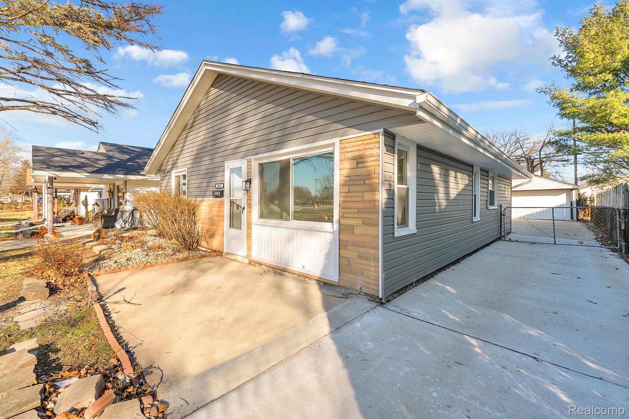 8029 Roosevelt Street