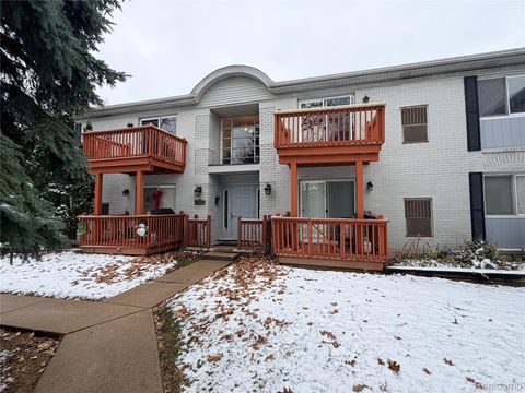 1726 Fort St. 10 Trenton City MI 48183