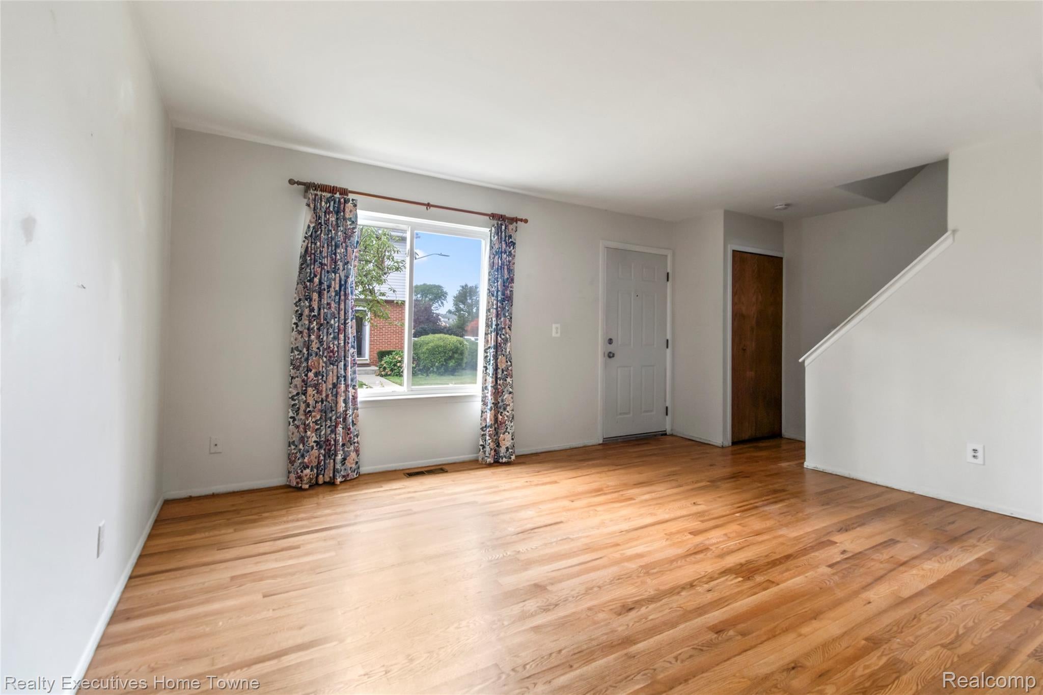27962 Eastwick square