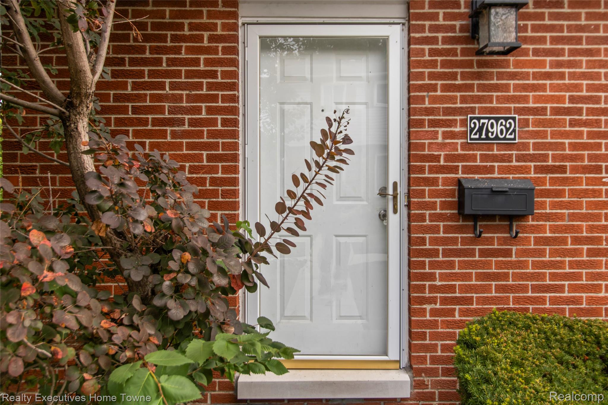 27962 Eastwick square