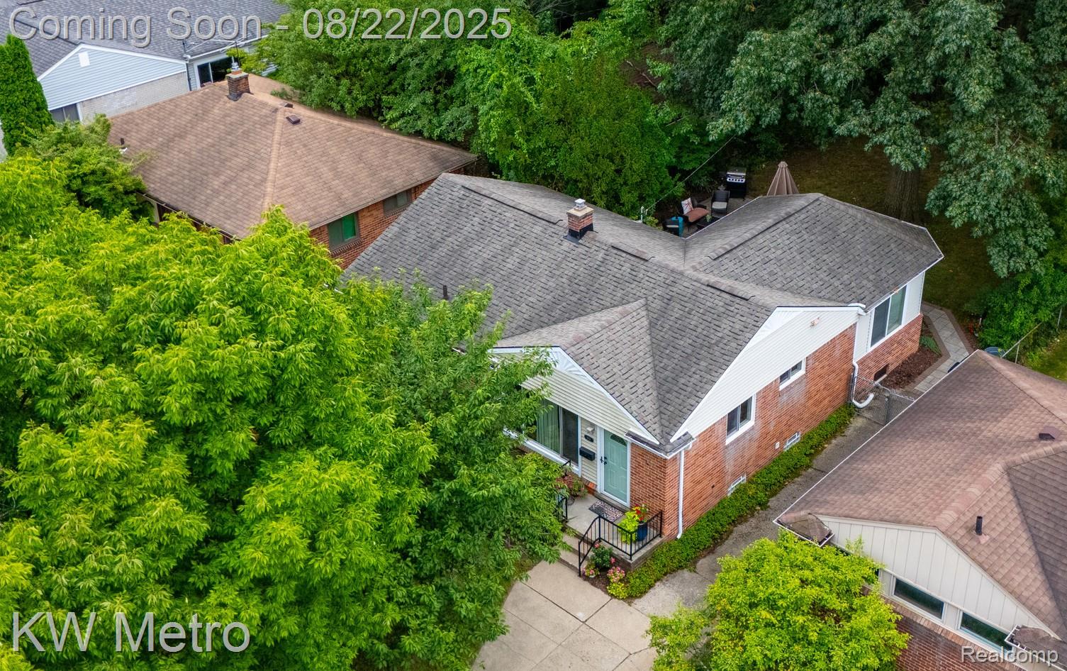 1111 Hickory Avenue