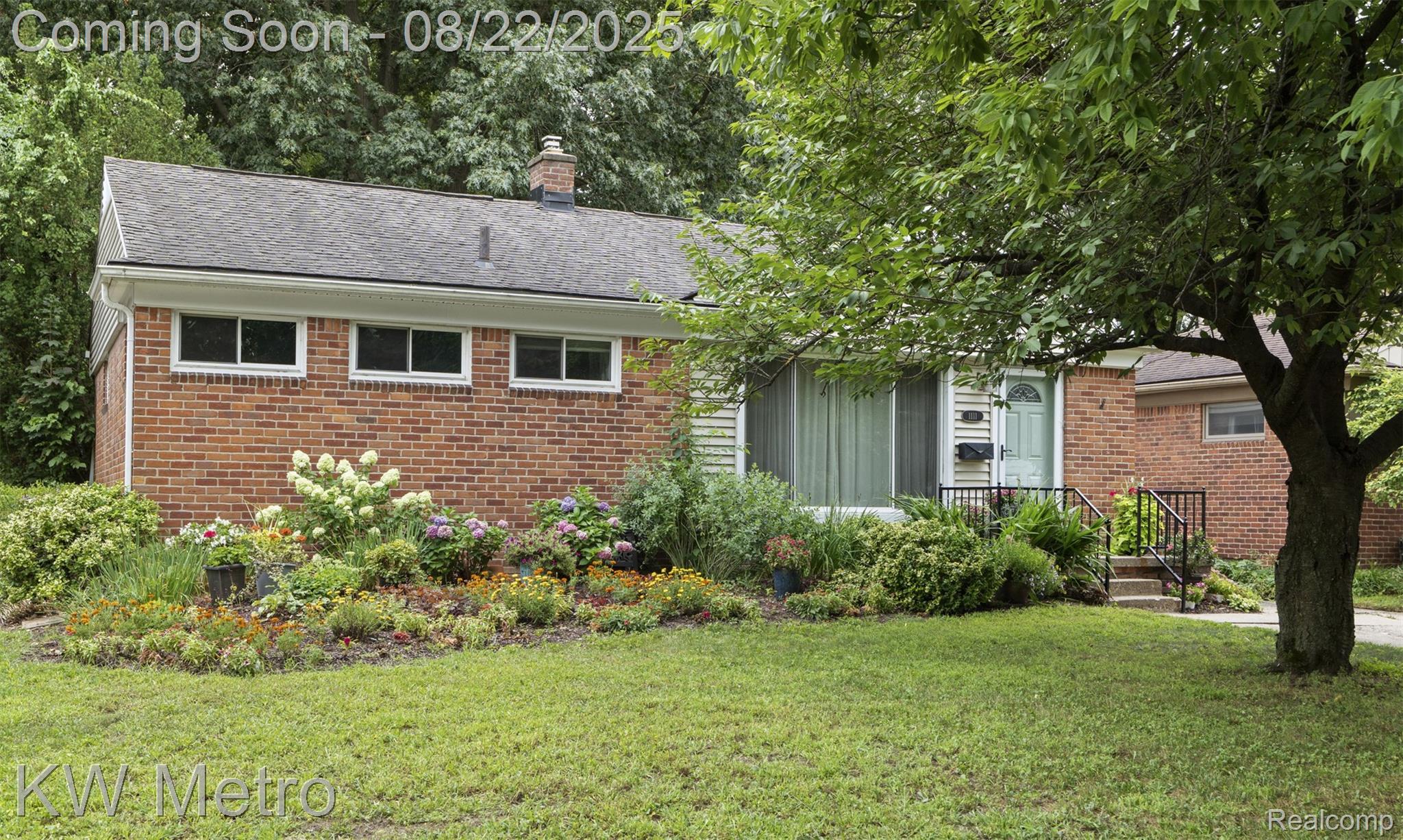1111 Hickory Avenue