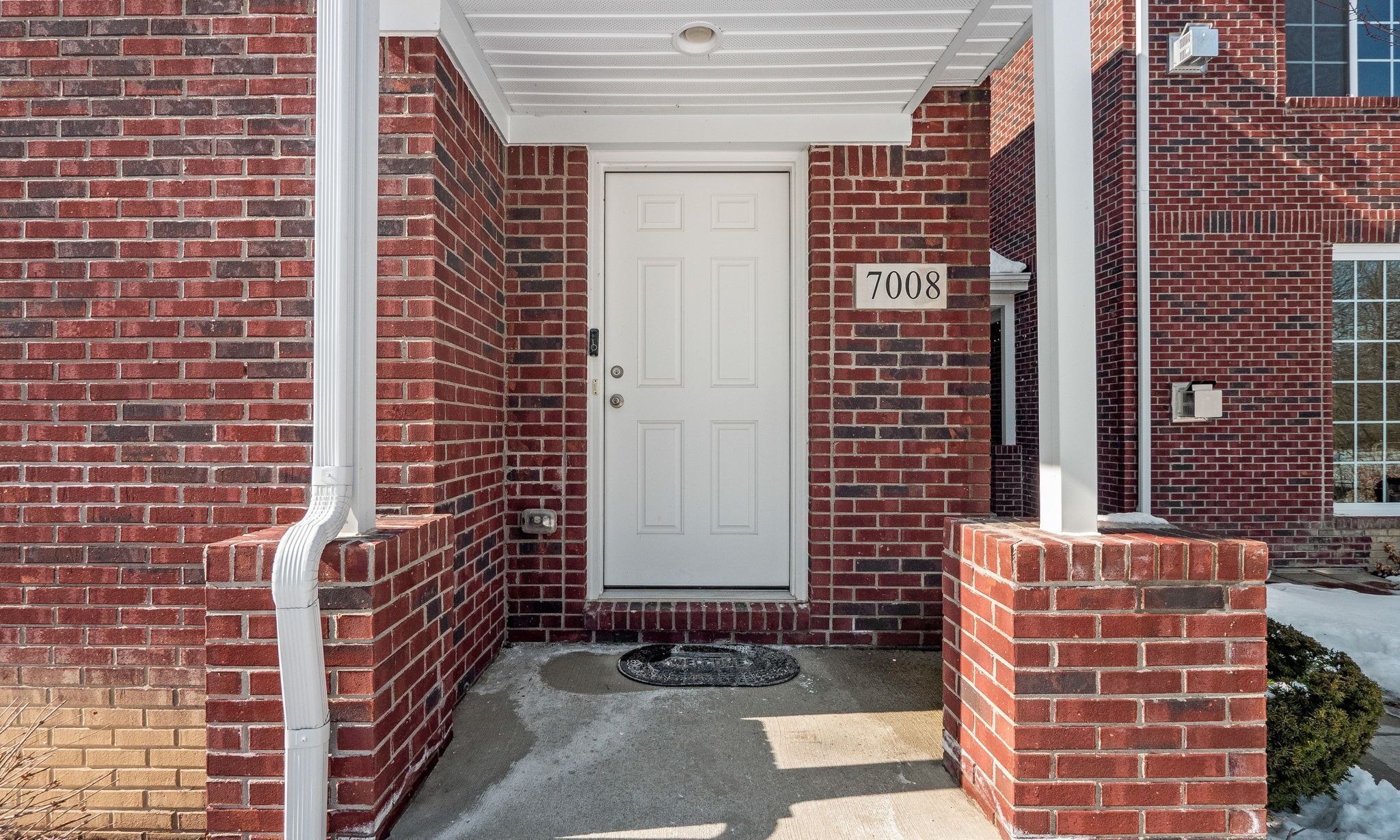 7008 BOULDER POINTE