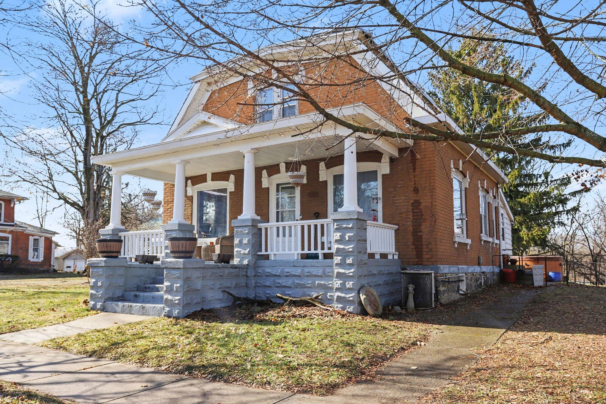 309 N Blackstone Avenue