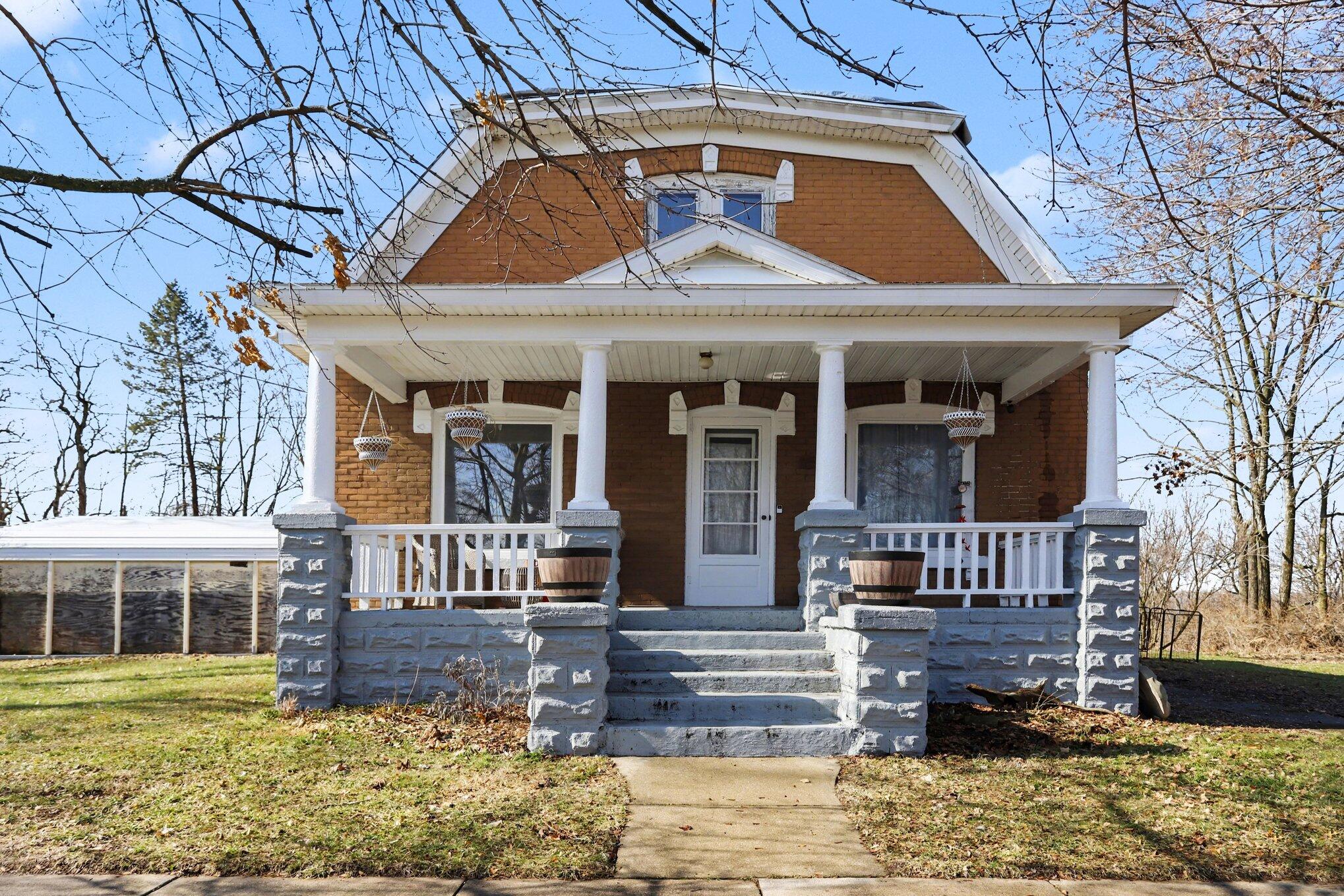 309 N Blackstone Avenue