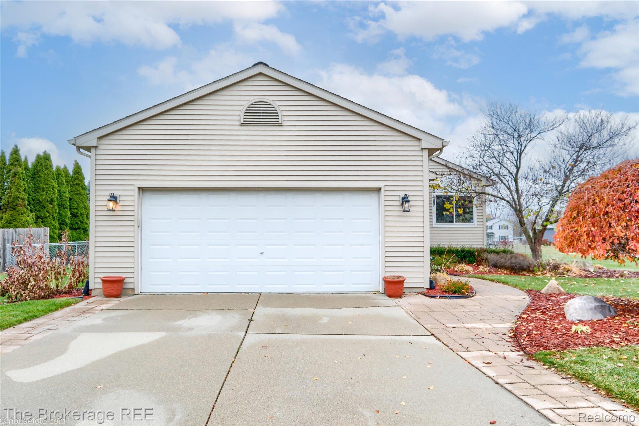 9475 Sandy Hollow Lane