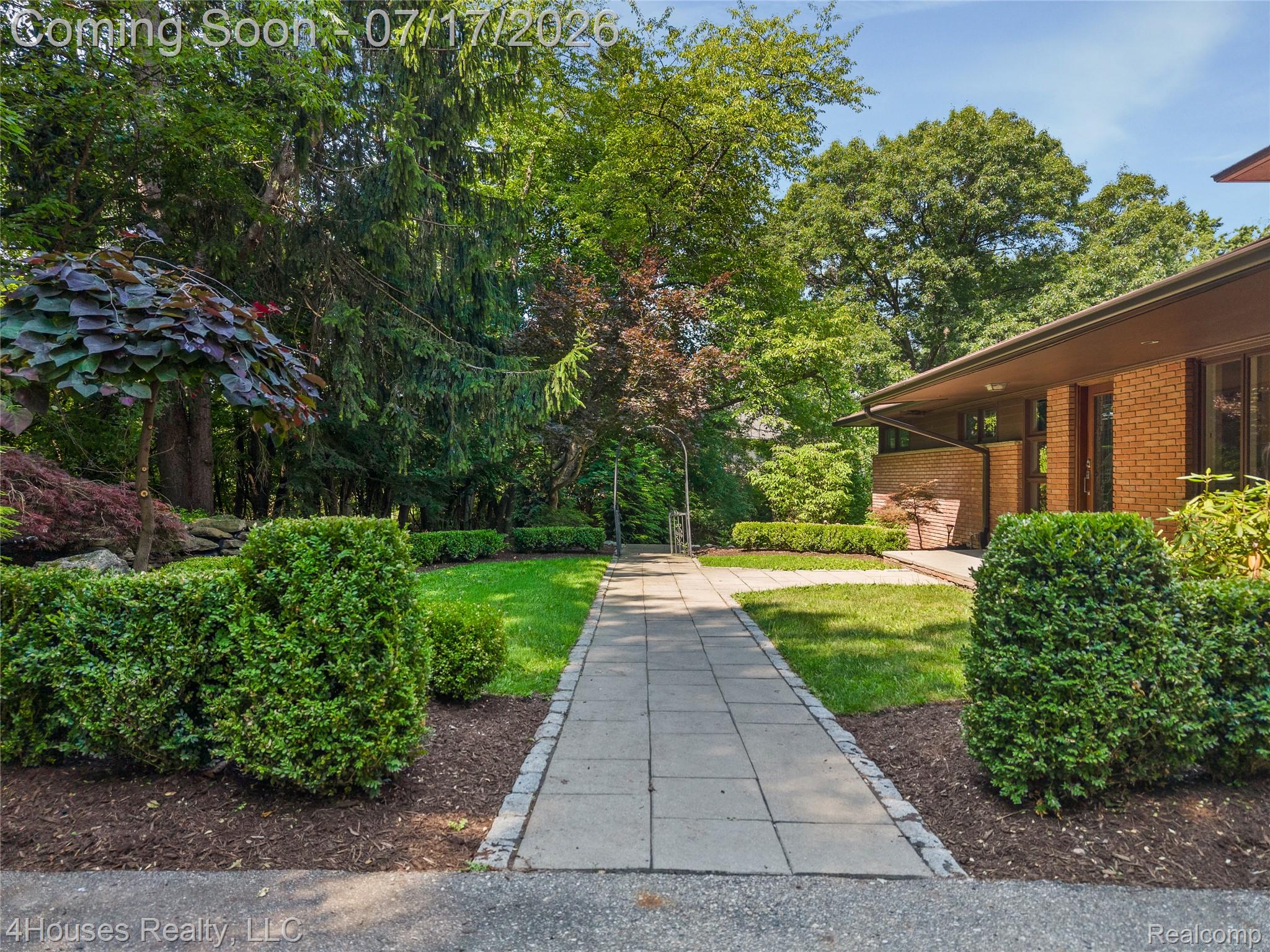 5717 Sussex Drive