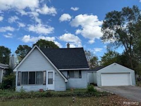 229 RUSTIC Circle White Lake Charter Township MI 48386