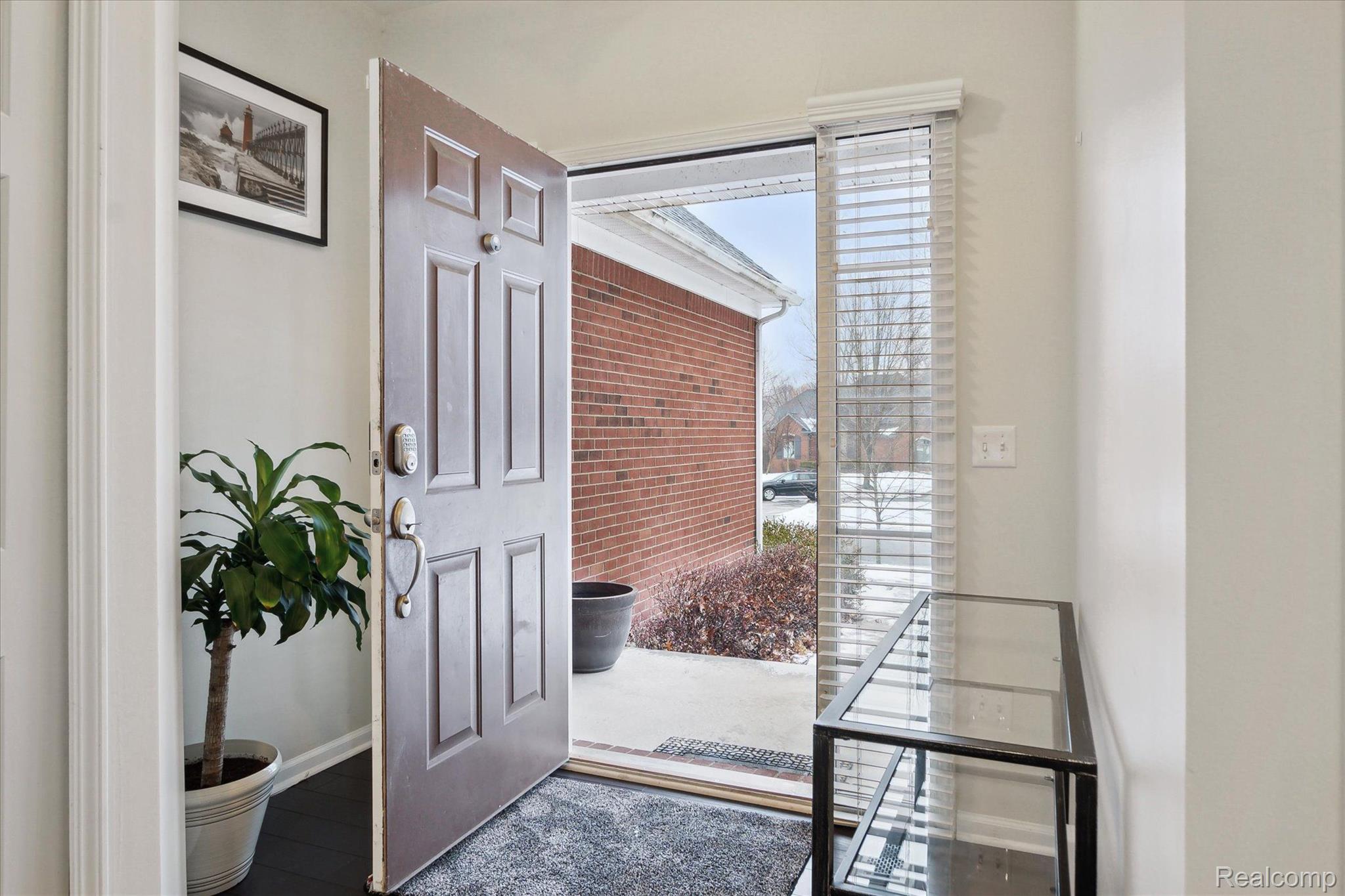 170 W Reed Lake Court