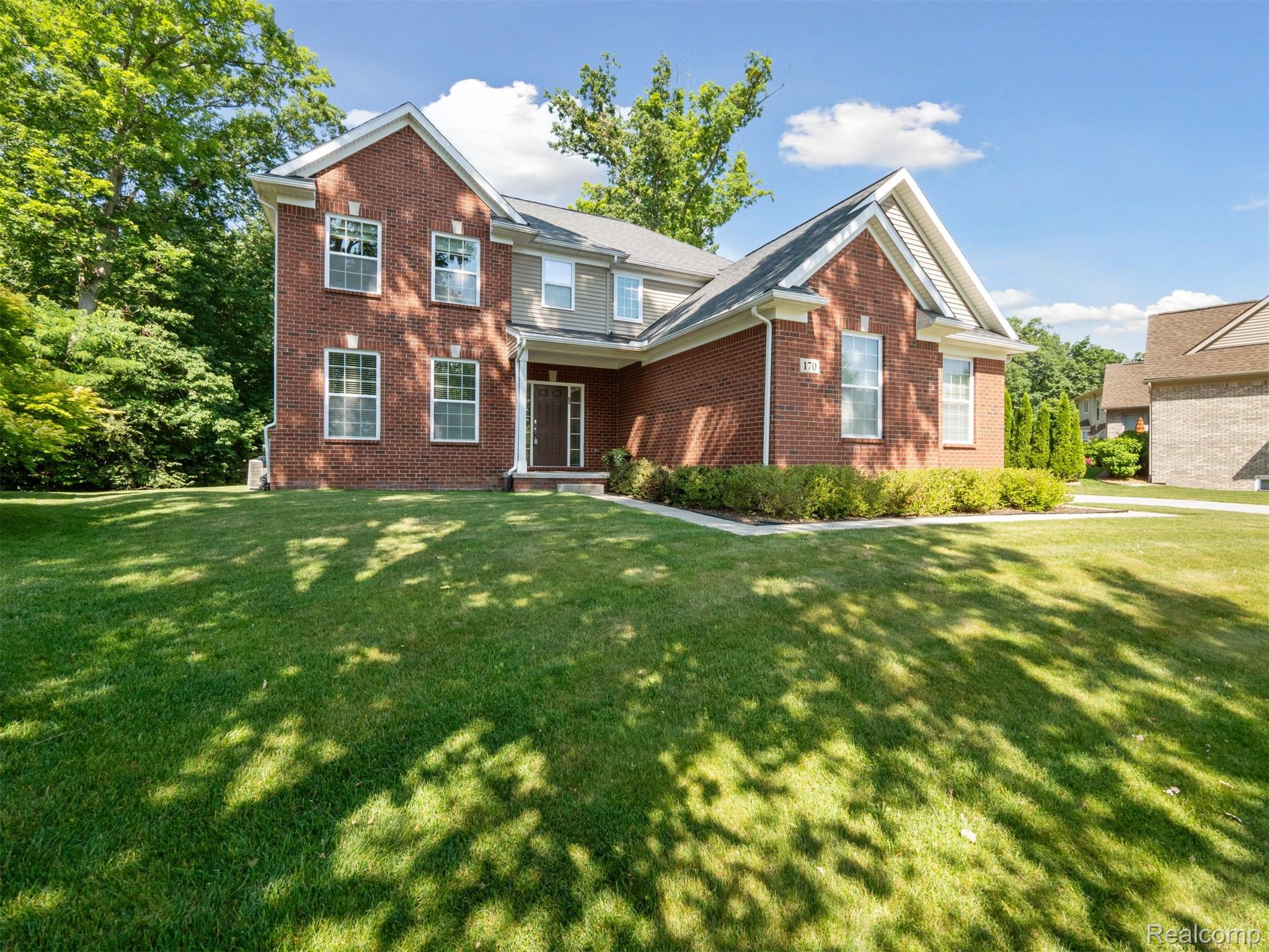 170 W Reed Lake Court
