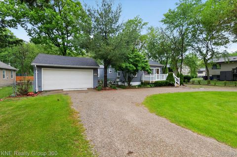 Tiny photo for 38152 Hixford Place, Westland City, MI 48185 (MLS # 20261033948)
