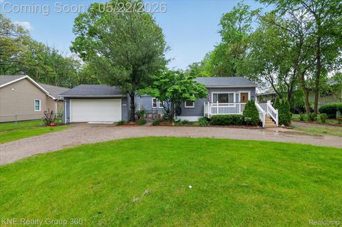 Photo of 38152 Hixford Place, Westland City, MI 48185 (MLS # 20261033948)