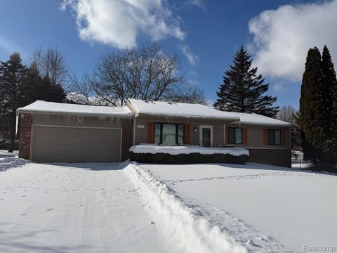 3639 Loch Drive Highland Charter Township MI 48357