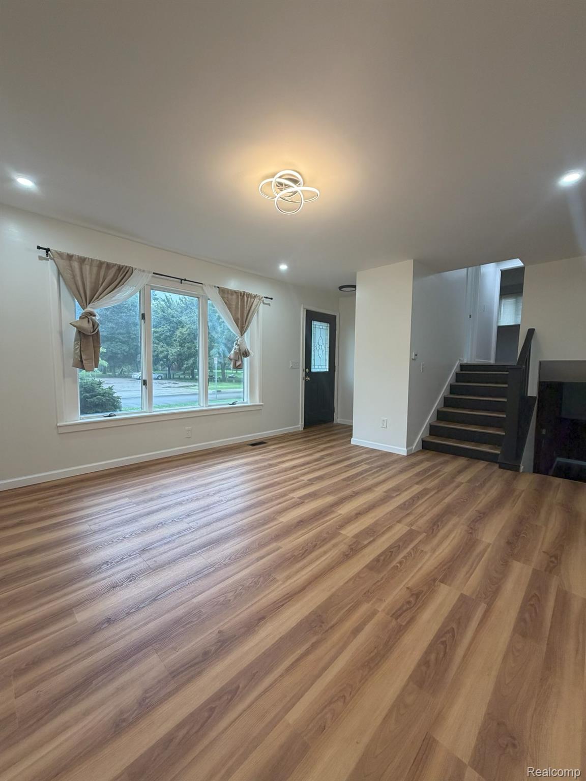 5348 Winshall Drive