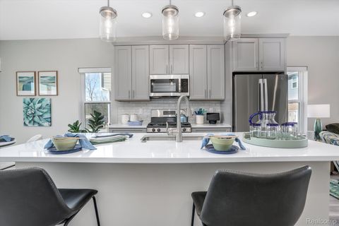 33022 Rougeside Trail Road 53 Farmington City MI 48336