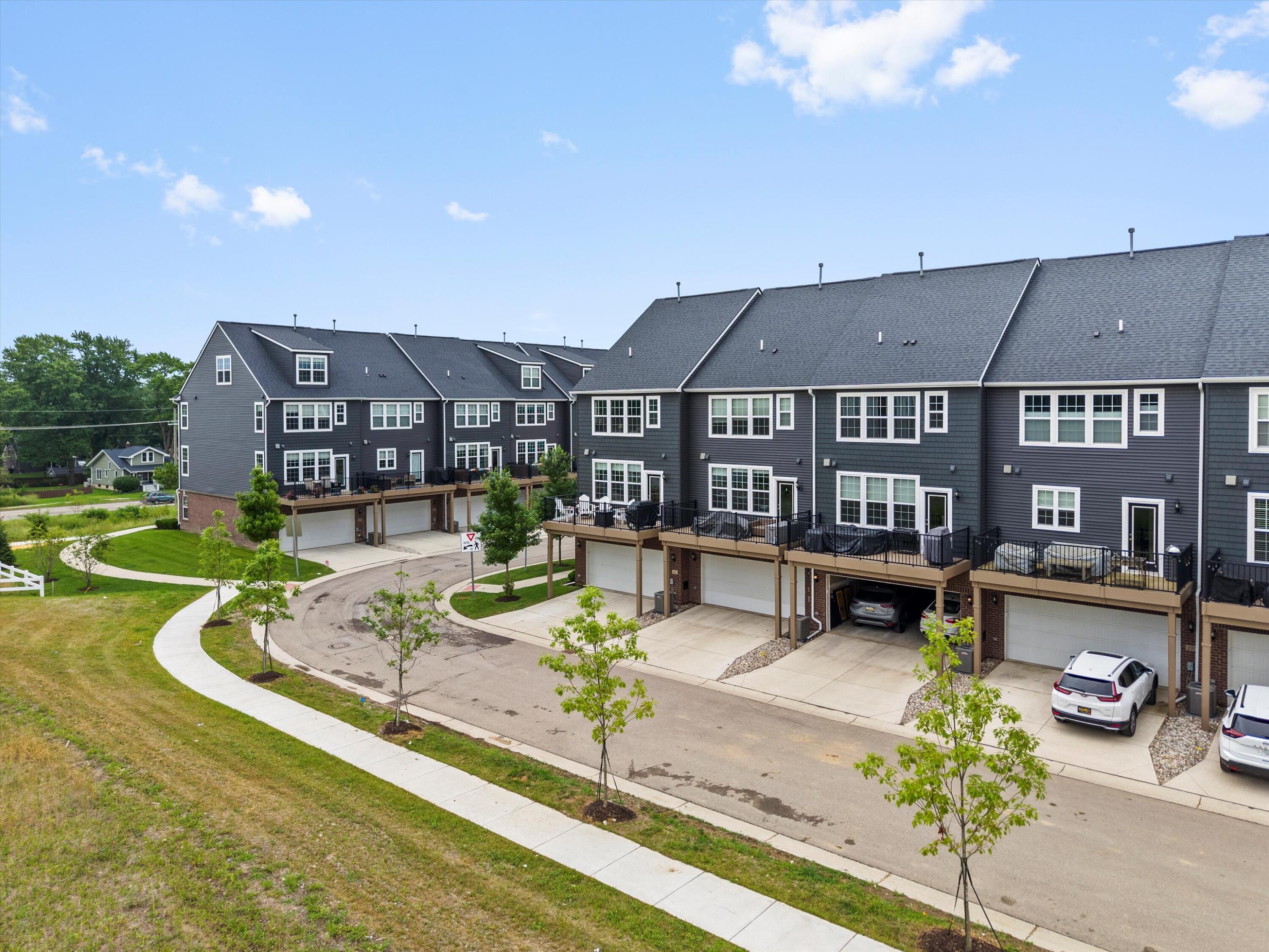 202 N Sydney Court