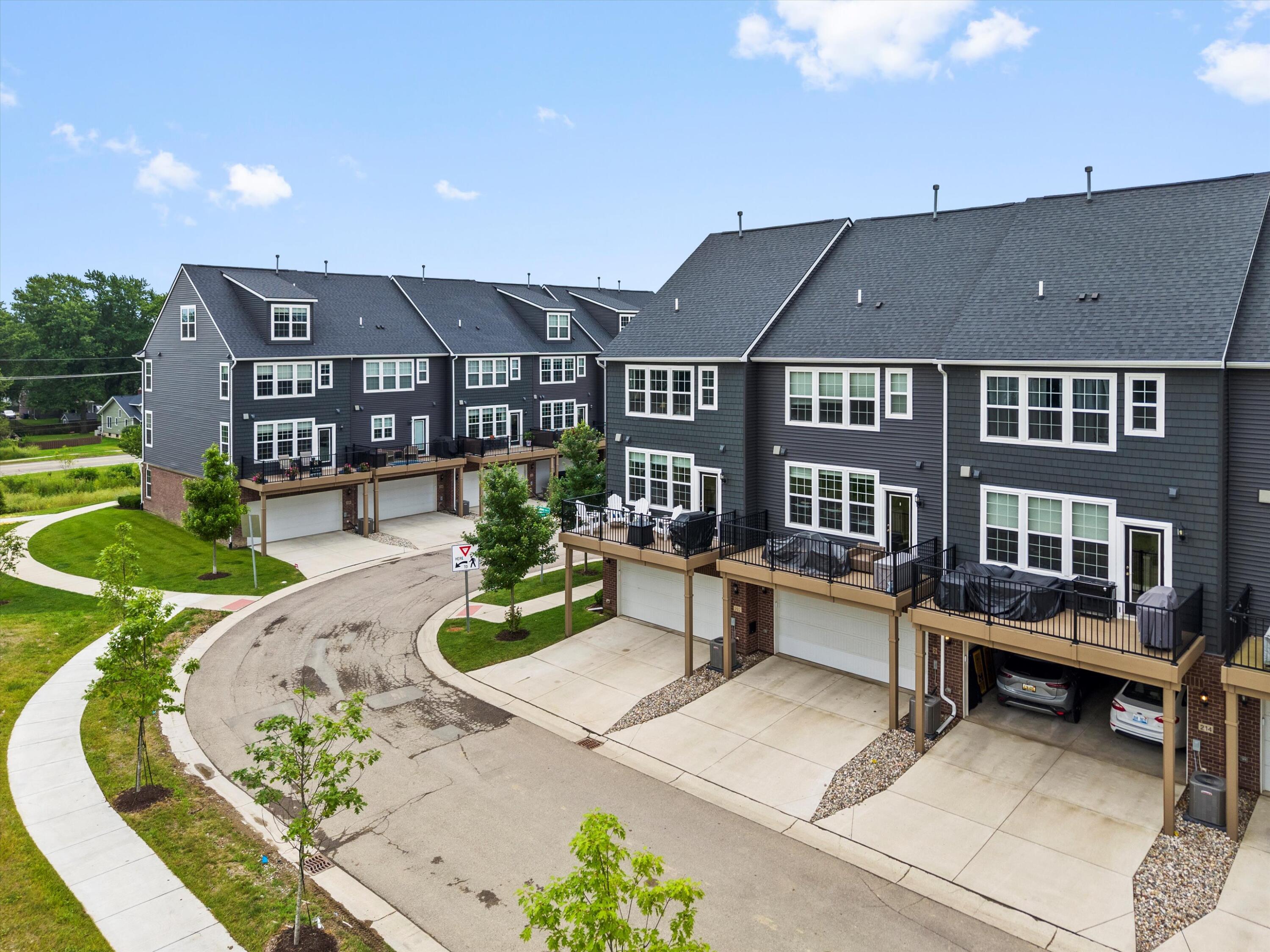 202 N Sydney Court