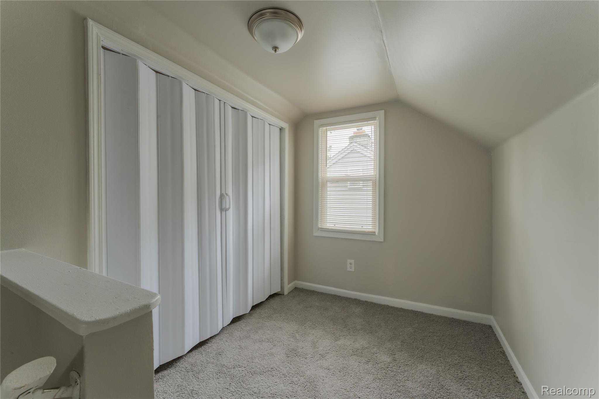 93 W Princeton Avenue