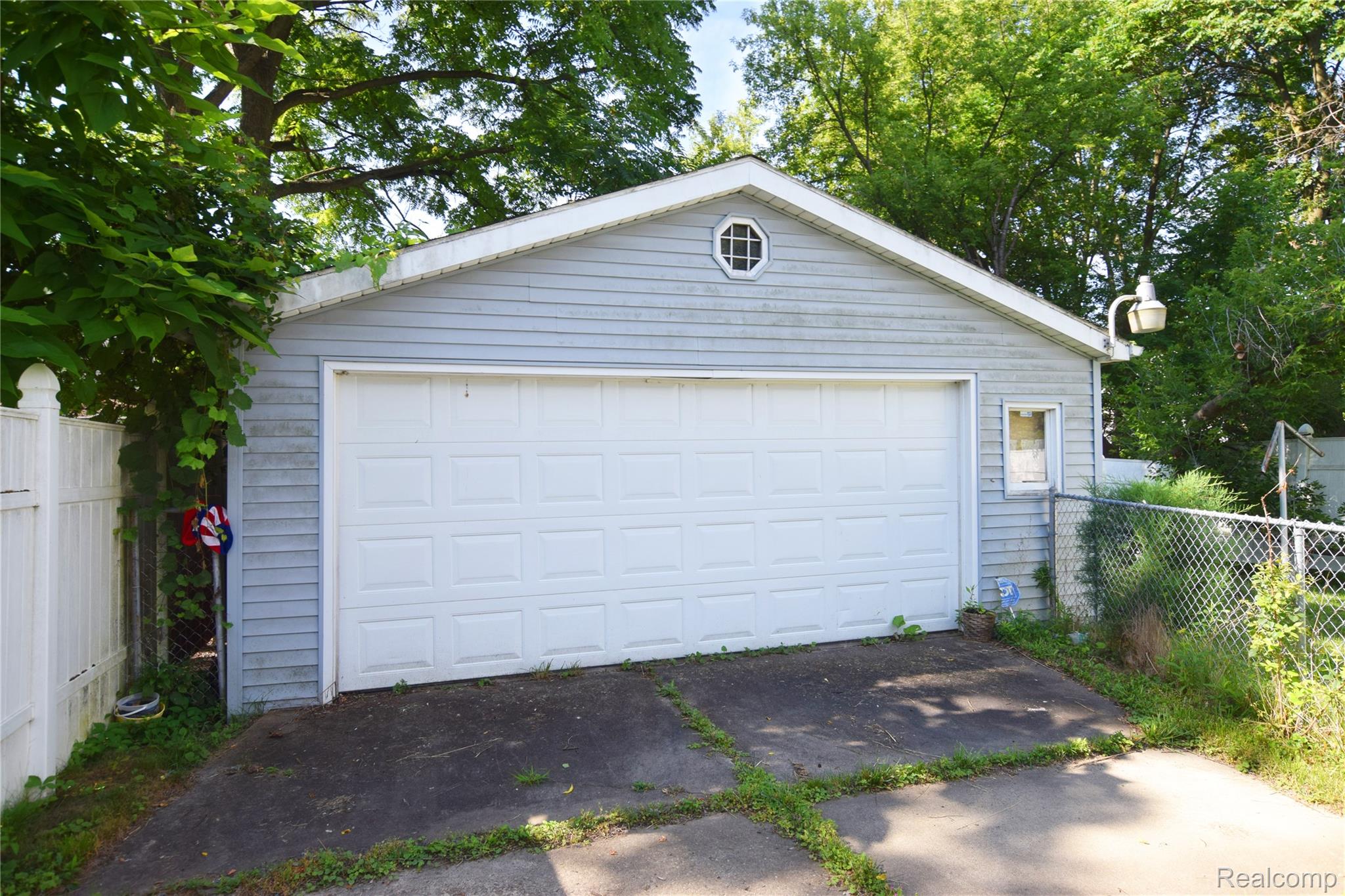 506 E Eldridge Avenue
