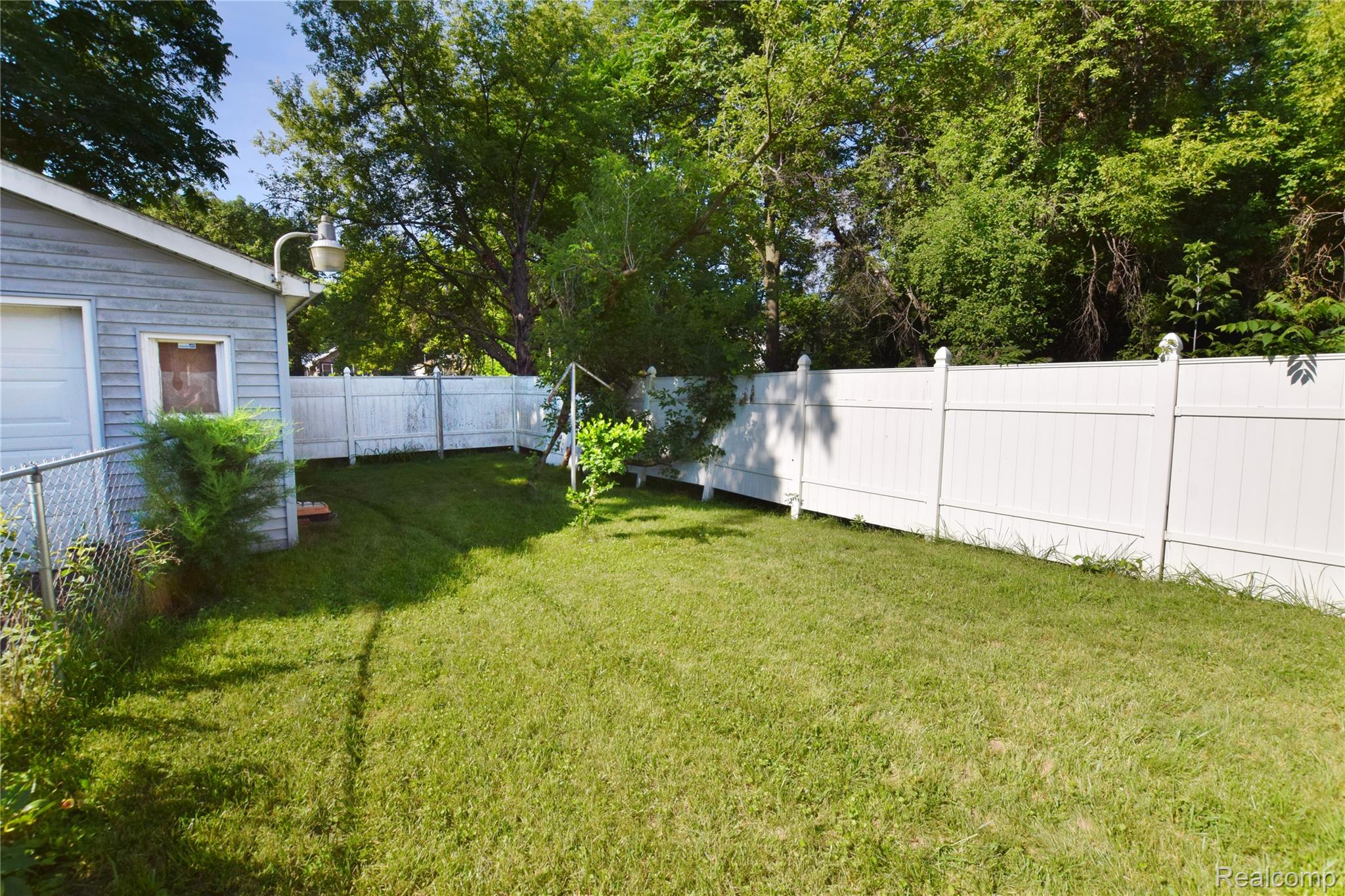 506 E Eldridge Avenue