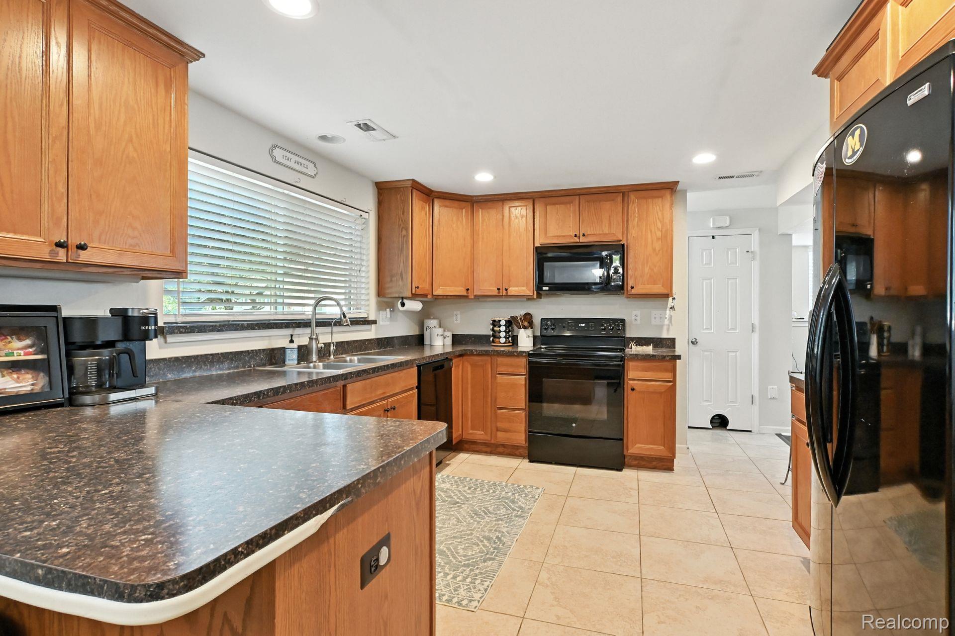 800 Birdsong Drive