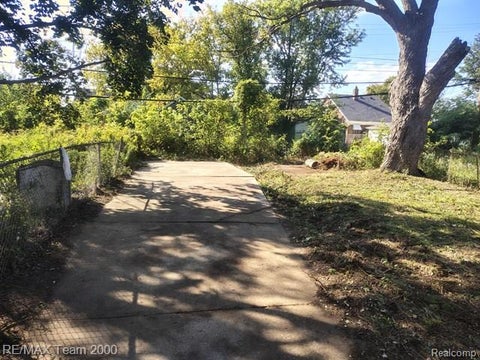 Tiny photo for 18495 Goulburn Street, Detroit City, MI 48205 (MLS # 20261079734)