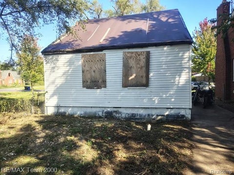 Tiny photo for 18495 Goulburn Street, Detroit City, MI 48205 (MLS # 20261079734)