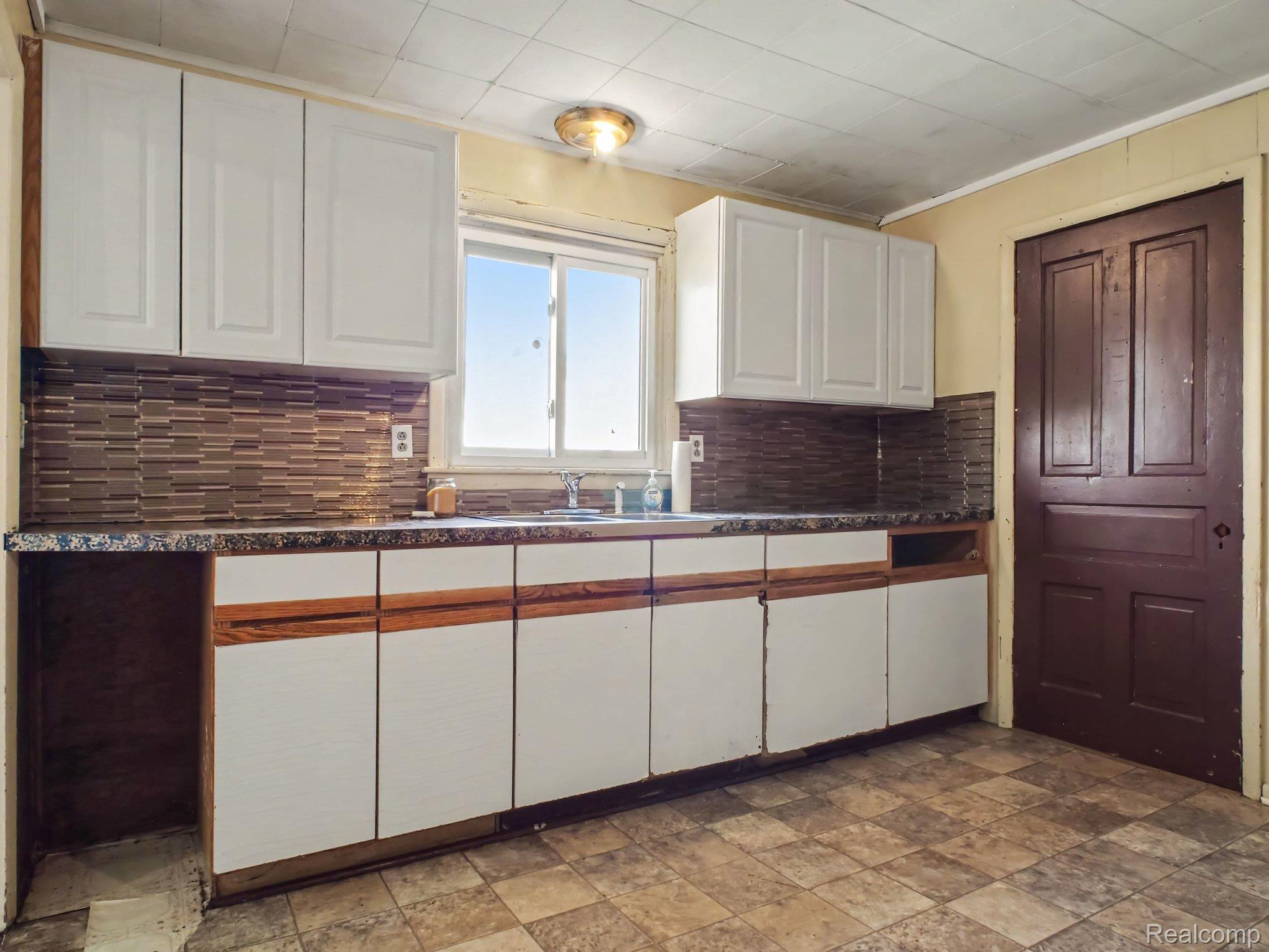12073 Lahring Road