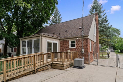 Tiny photo for 14041 Vernon Street, Oak Park City, MI 48237 (MLS # 81026054580)