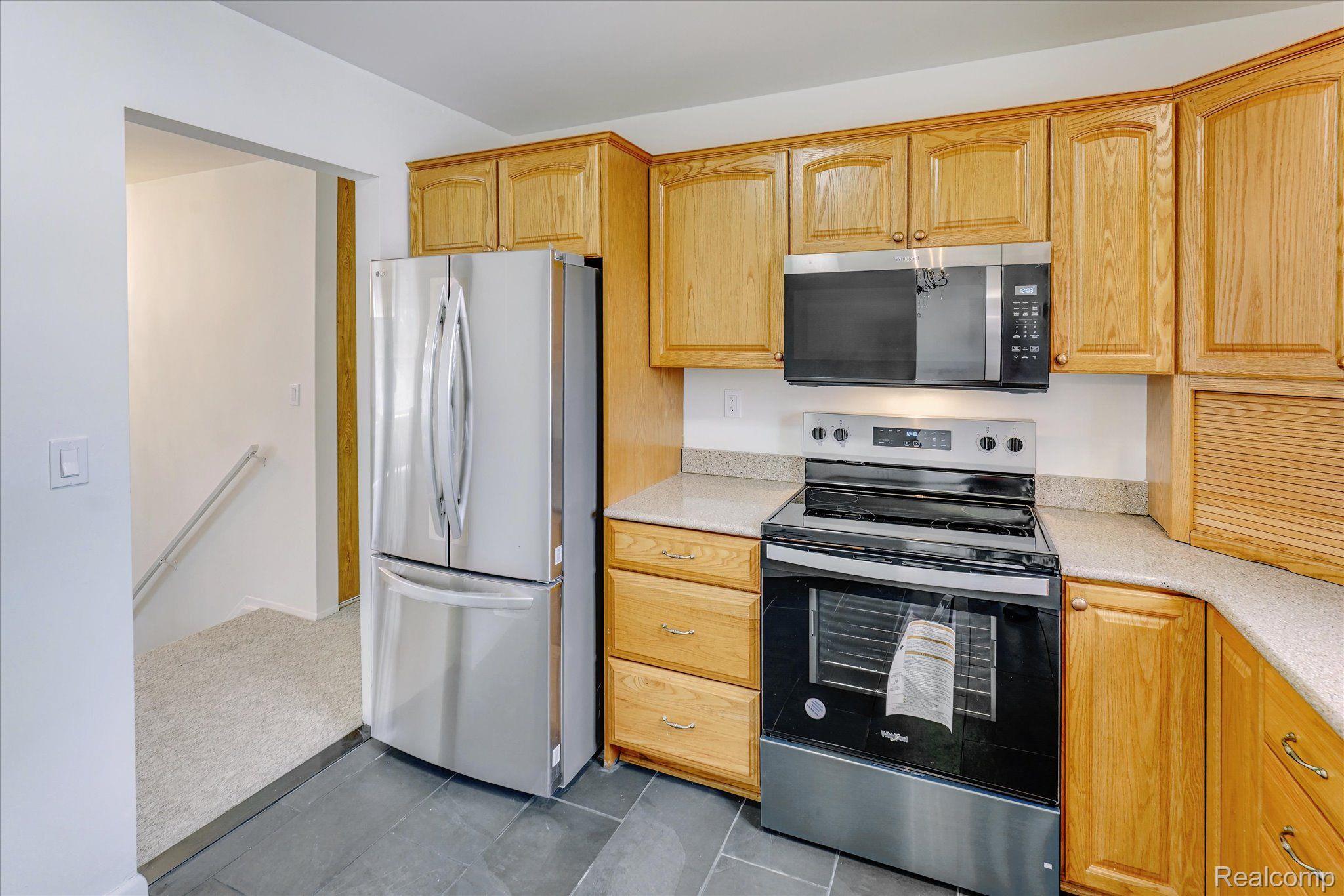 Troy City Oakland, Michigan 48083, United States, 3 Bedrooms Bedrooms, ,2 BathroomsBathrooms,Residential,Active,112136