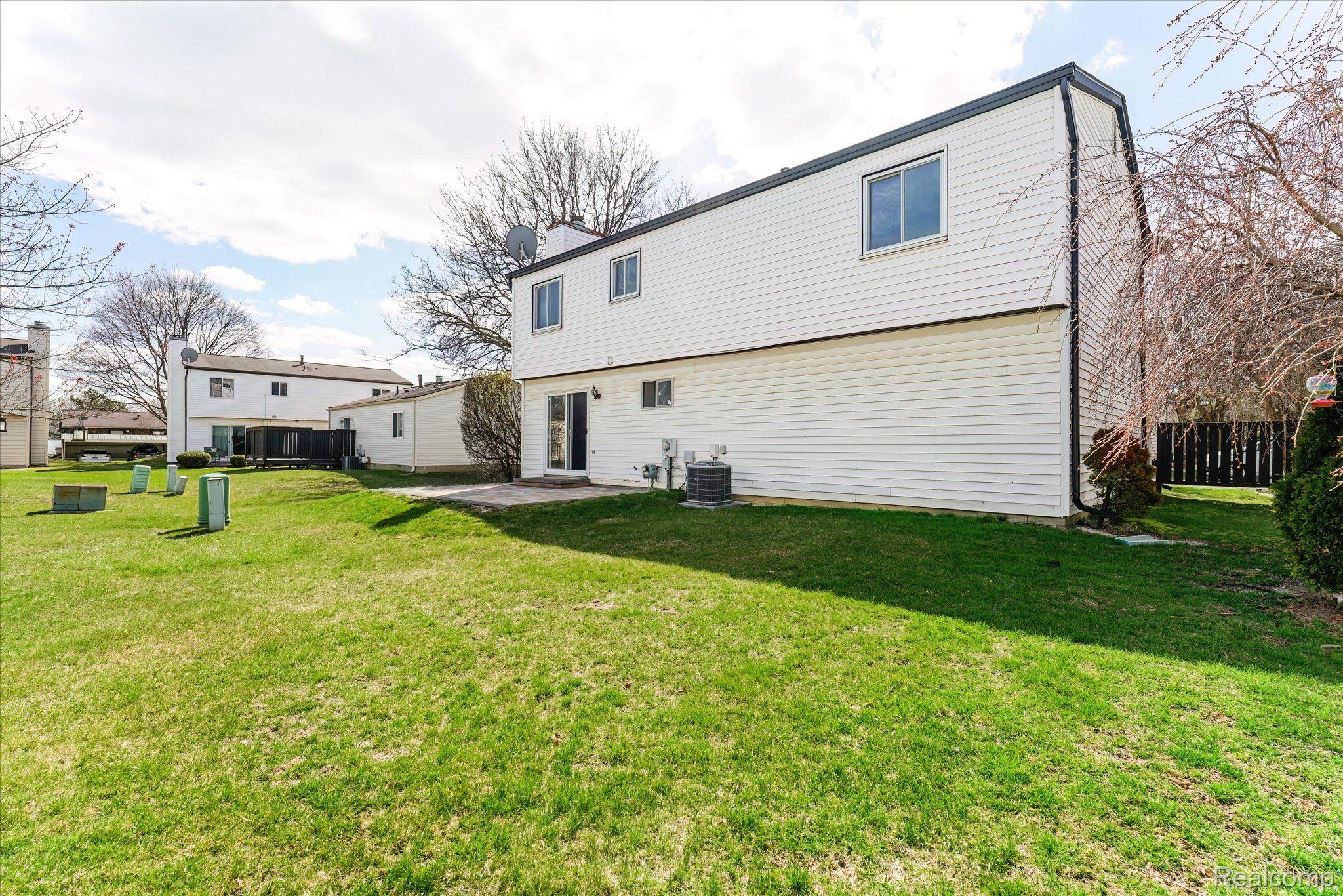 Troy City Oakland, Michigan 48083, United States, 3 Bedrooms Bedrooms, ,2 BathroomsBathrooms,Residential,Active,112136