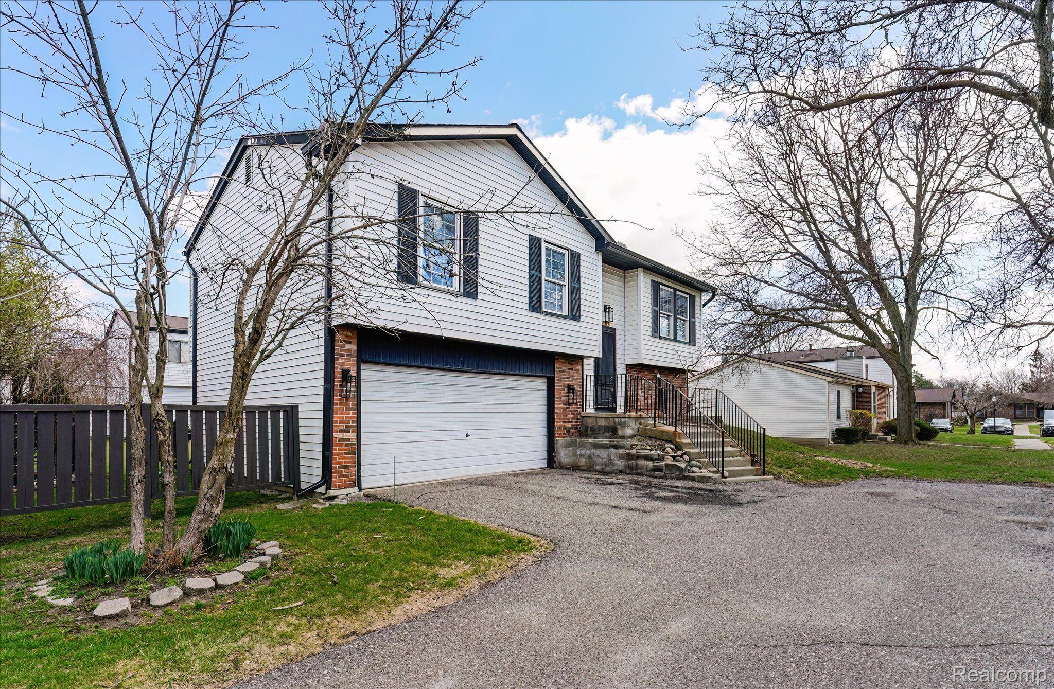 Troy City Oakland, Michigan 48083, United States, 3 Bedrooms Bedrooms, ,2 BathroomsBathrooms,Residential,Active,112136