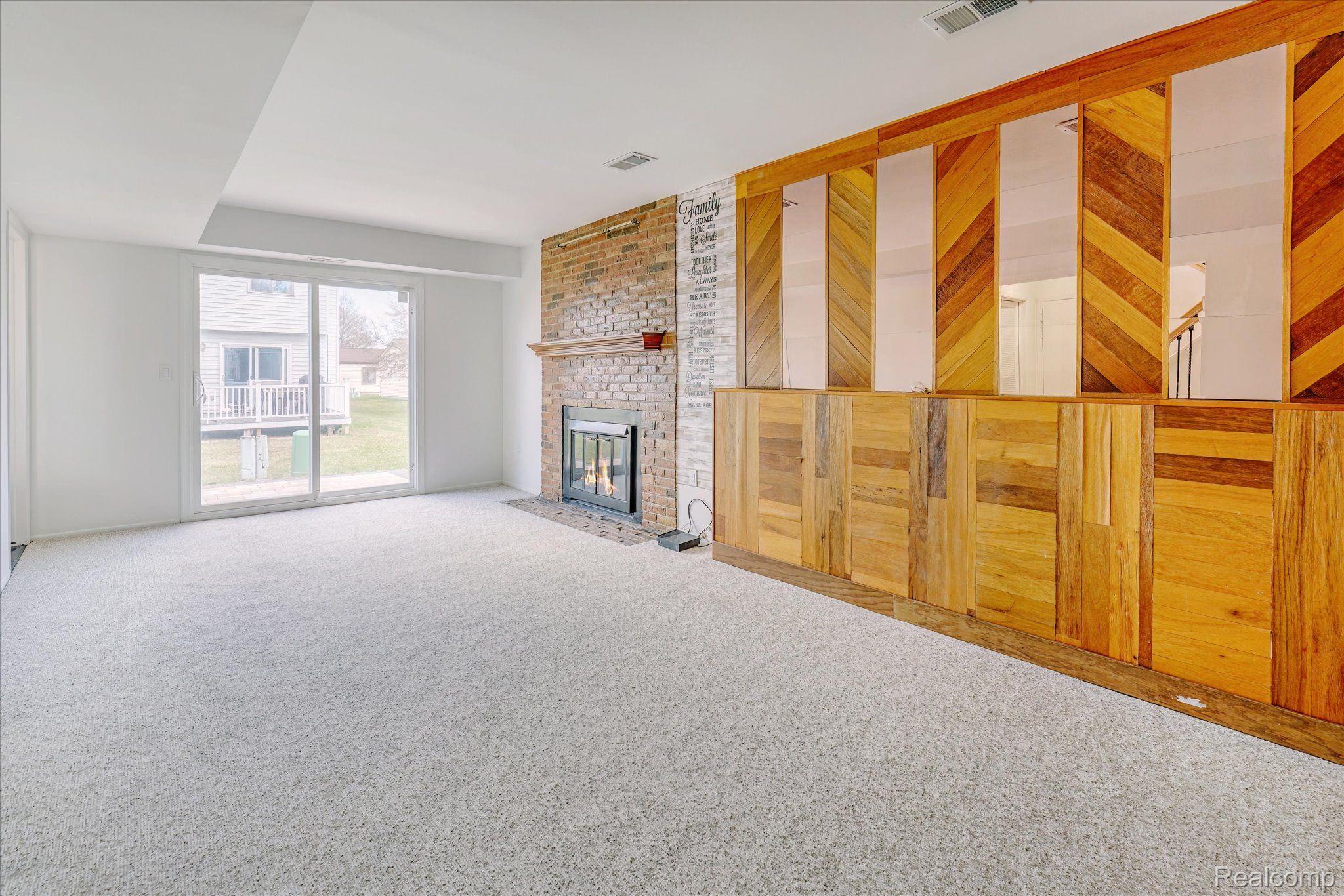 Troy City Oakland, Michigan 48083, United States, 3 Bedrooms Bedrooms, ,2 BathroomsBathrooms,Residential,Active,112136