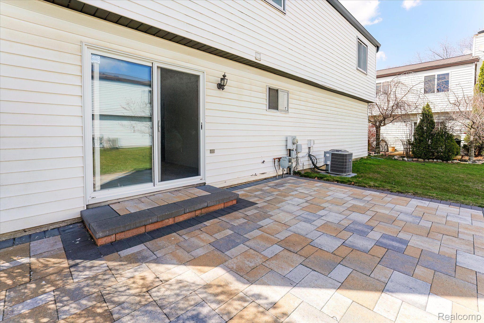 Troy City Oakland, Michigan 48083, United States, 3 Bedrooms Bedrooms, ,2 BathroomsBathrooms,Residential,Active,112136