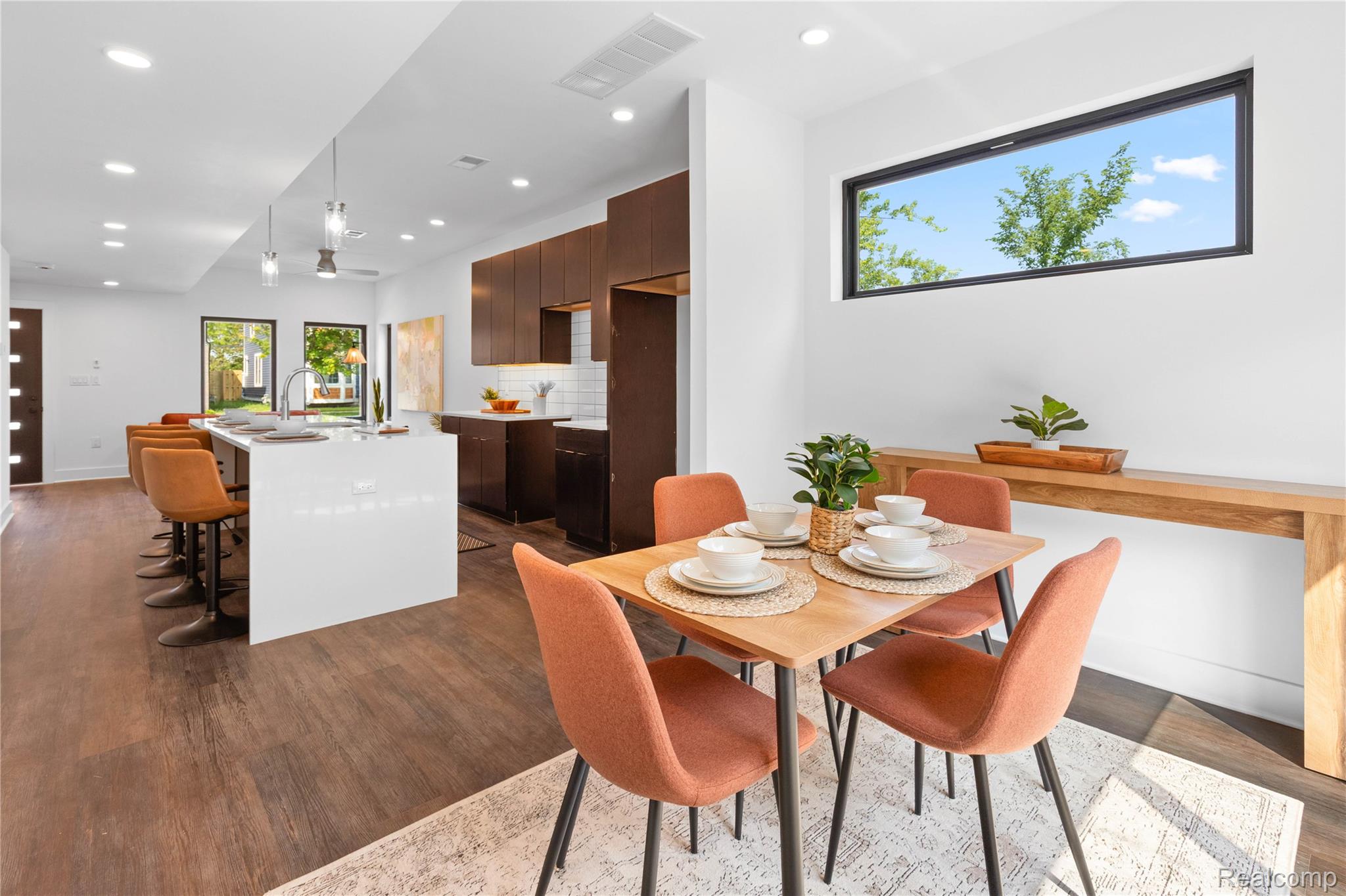 Detroit, Michigan 48208, United States, 2 Bedrooms Bedrooms, ,3 BathroomsBathrooms,Residential,Active,25961