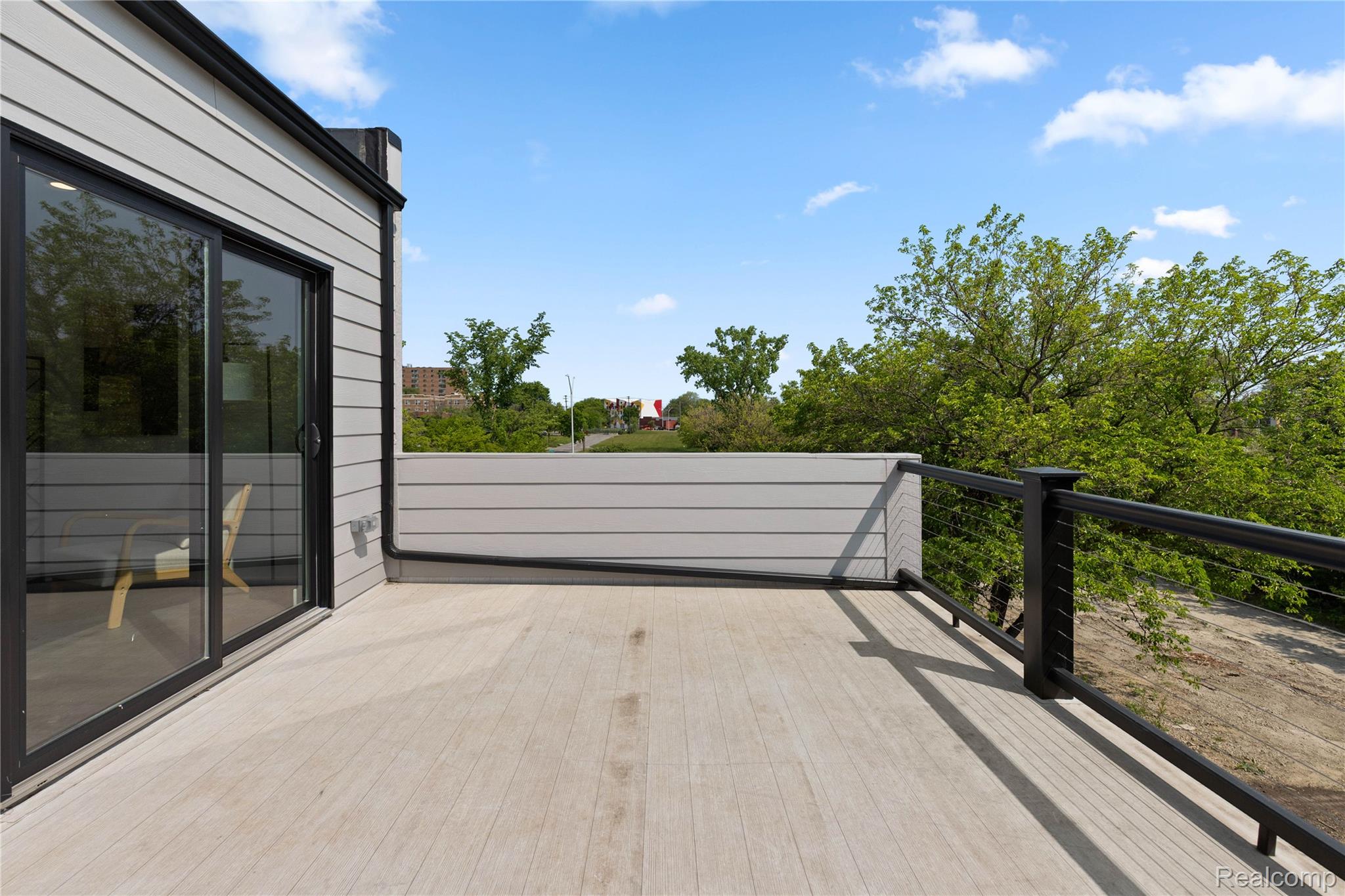 Detroit, Michigan 48208, United States, 2 Bedrooms Bedrooms, ,3 BathroomsBathrooms,Residential,Active,25961