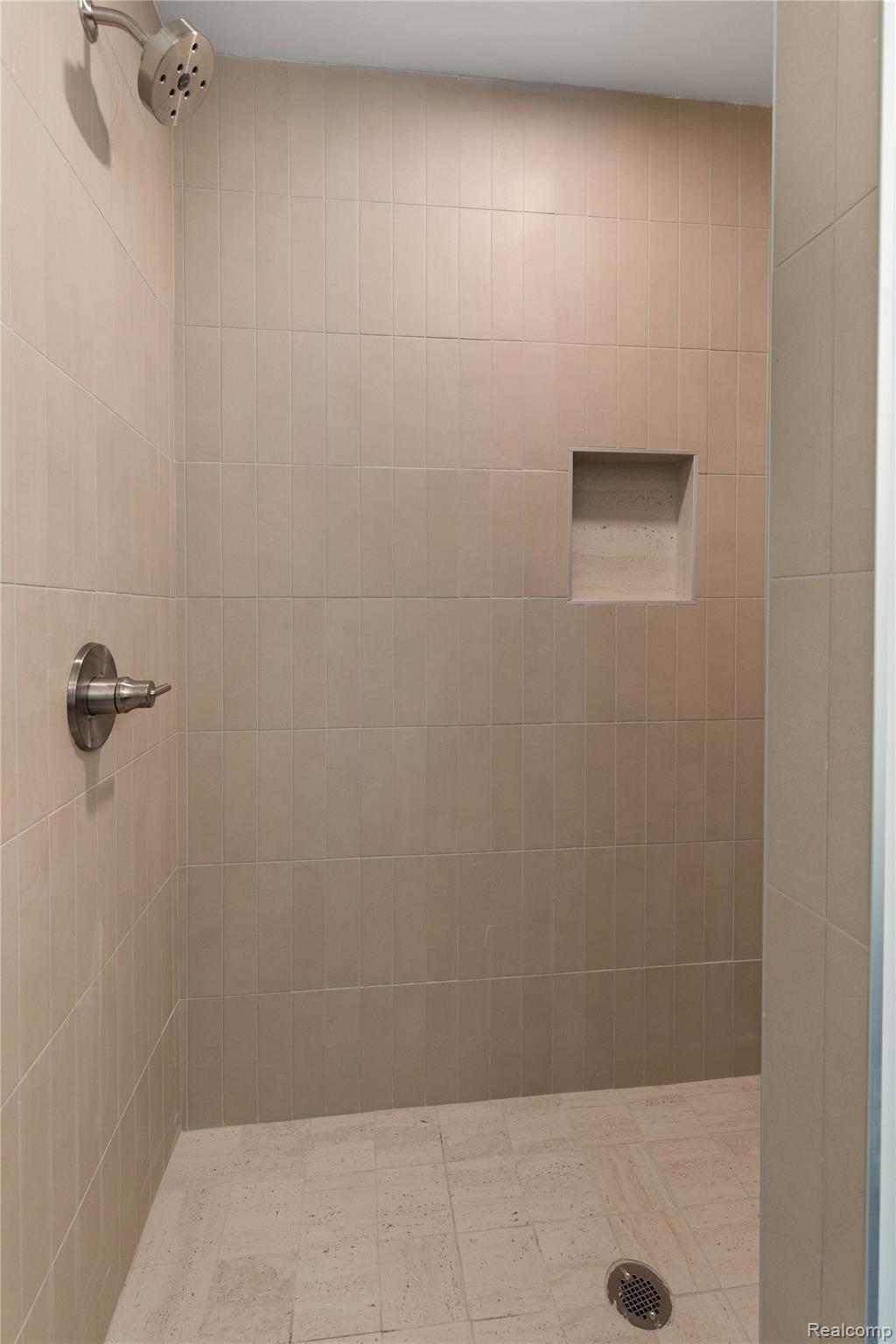 Detroit, Michigan 48208, United States, 2 Bedrooms Bedrooms, ,3 BathroomsBathrooms,Residential,Active,25961