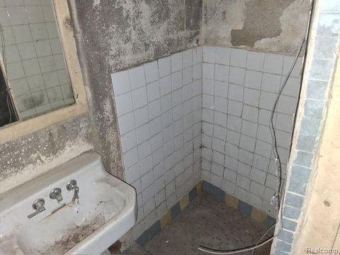 Tiny photo for 15530 Winthrop Street, Detroit City, MI 48227 (MLS # 20261005768)