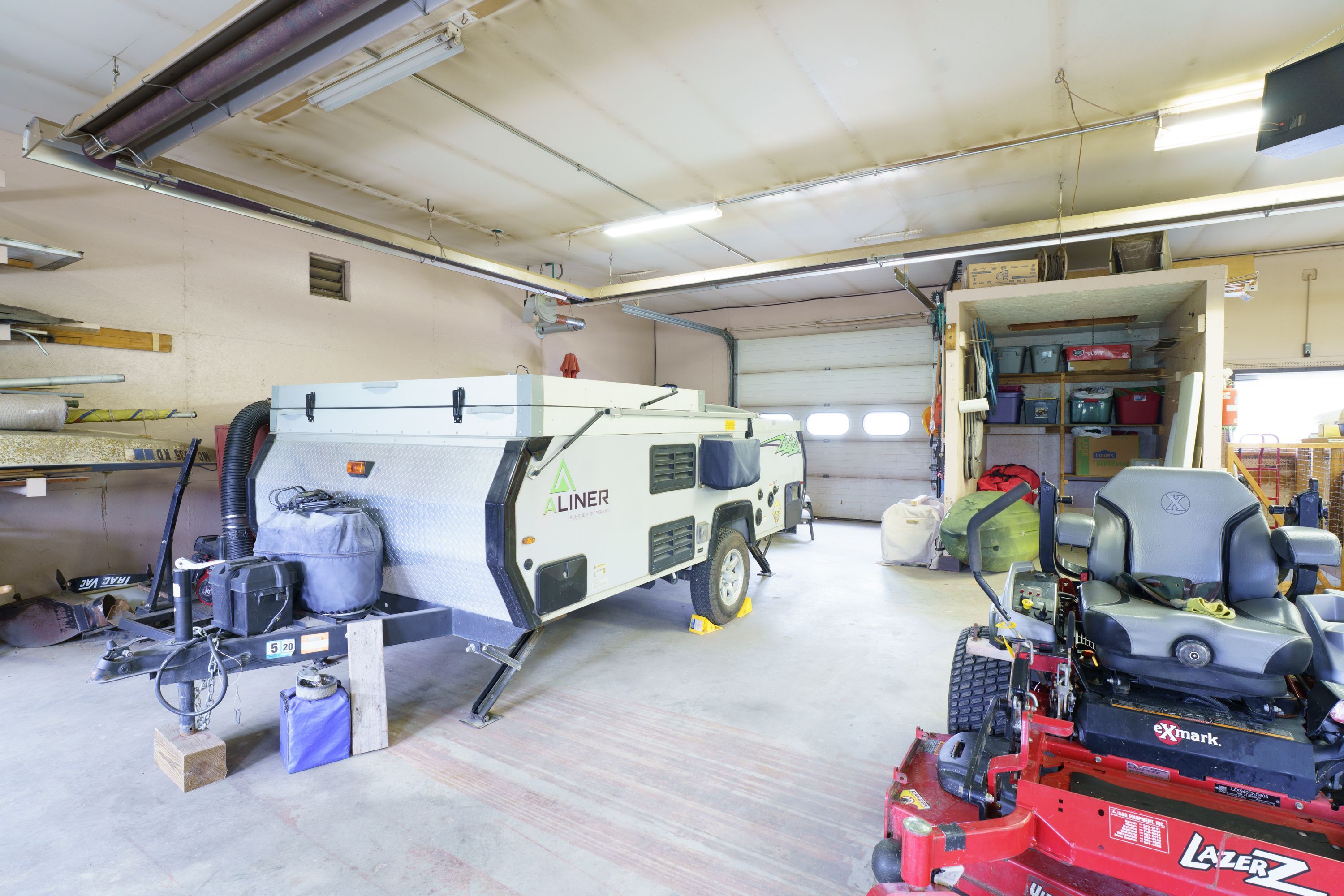 Howell Township Livingston, Michigan 48855, United States, 3 Bedrooms Bedrooms, ,2 BathroomsBathrooms,Residential,Pending,129788