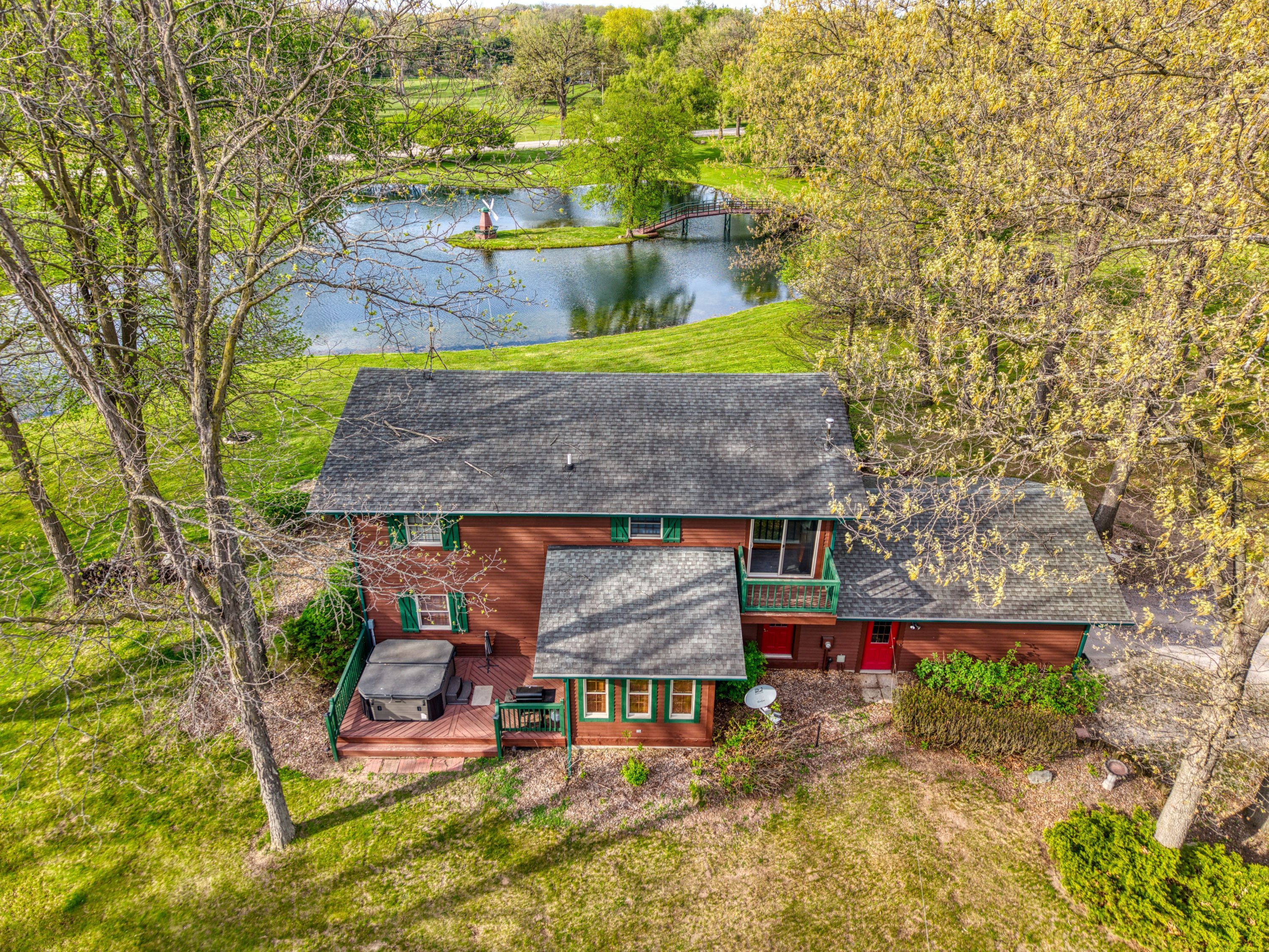 2179 BOWEN Road