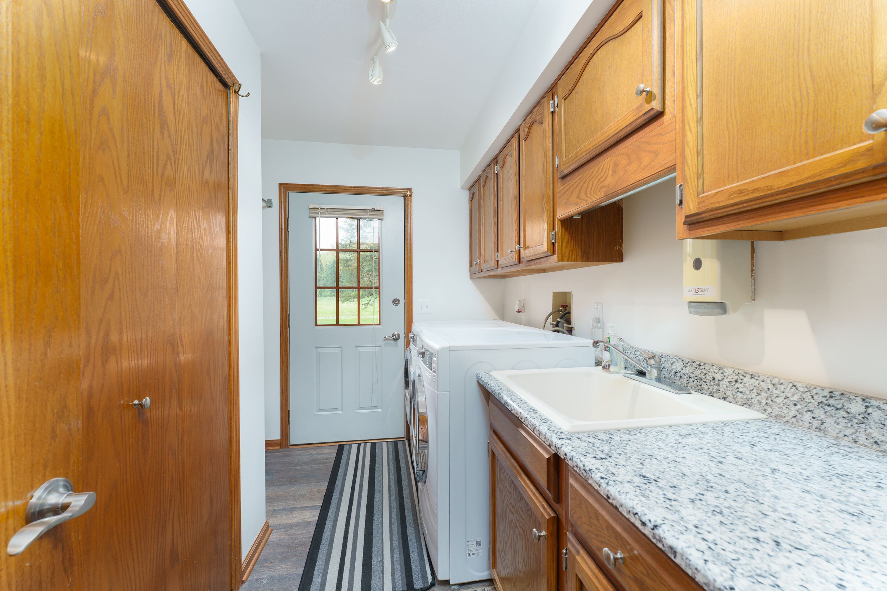 Howell Township Livingston, Michigan 48855, United States, 3 Bedrooms Bedrooms, ,2 BathroomsBathrooms,Residential,Pending,129788