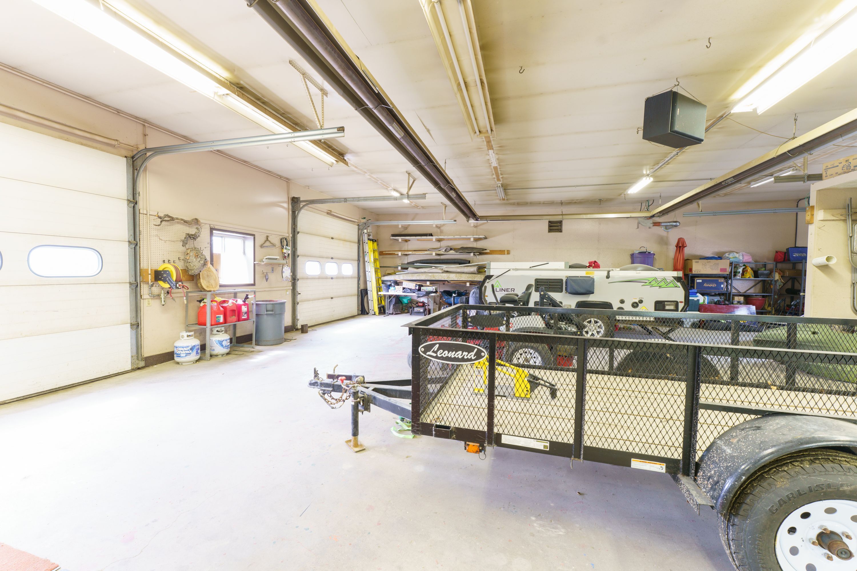 Howell Township Livingston, Michigan 48855, United States, 3 Bedrooms Bedrooms, ,2 BathroomsBathrooms,Residential,Pending,129788