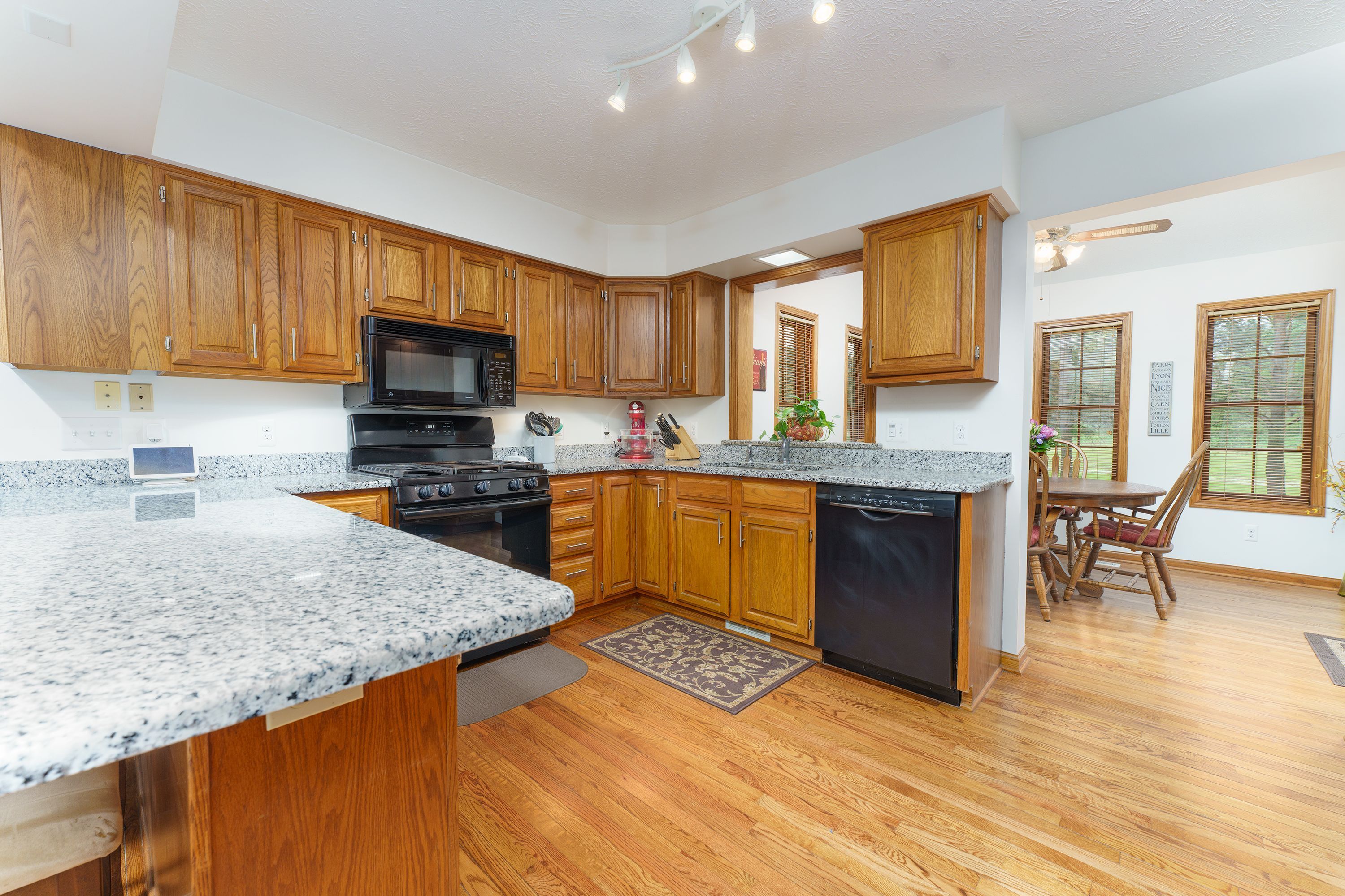 Howell Township Livingston, Michigan 48855, United States, 3 Bedrooms Bedrooms, ,2 BathroomsBathrooms,Residential,Pending,129788