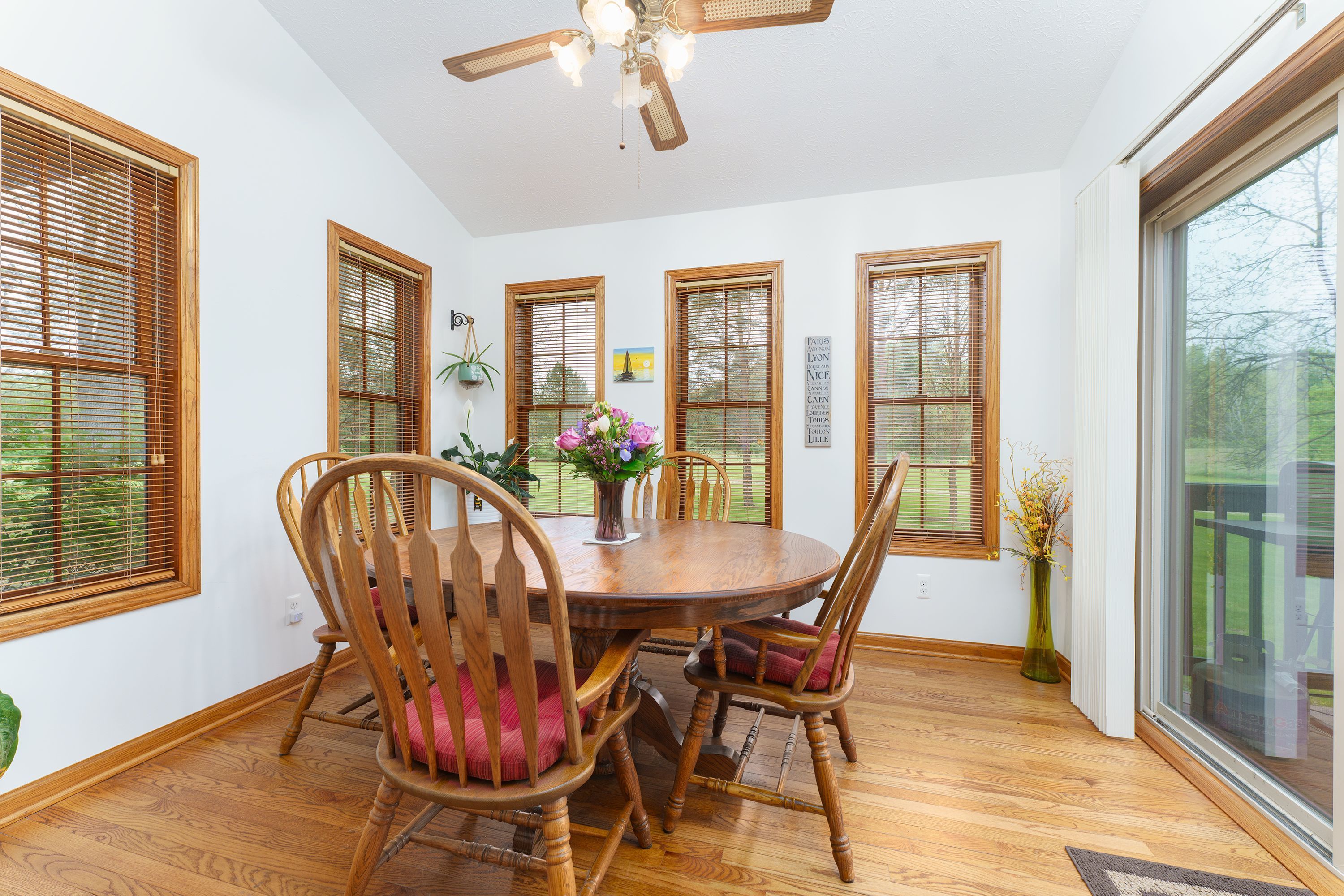 Howell Township Livingston, Michigan 48855, United States, 3 Bedrooms Bedrooms, ,2 BathroomsBathrooms,Residential,Pending,129788