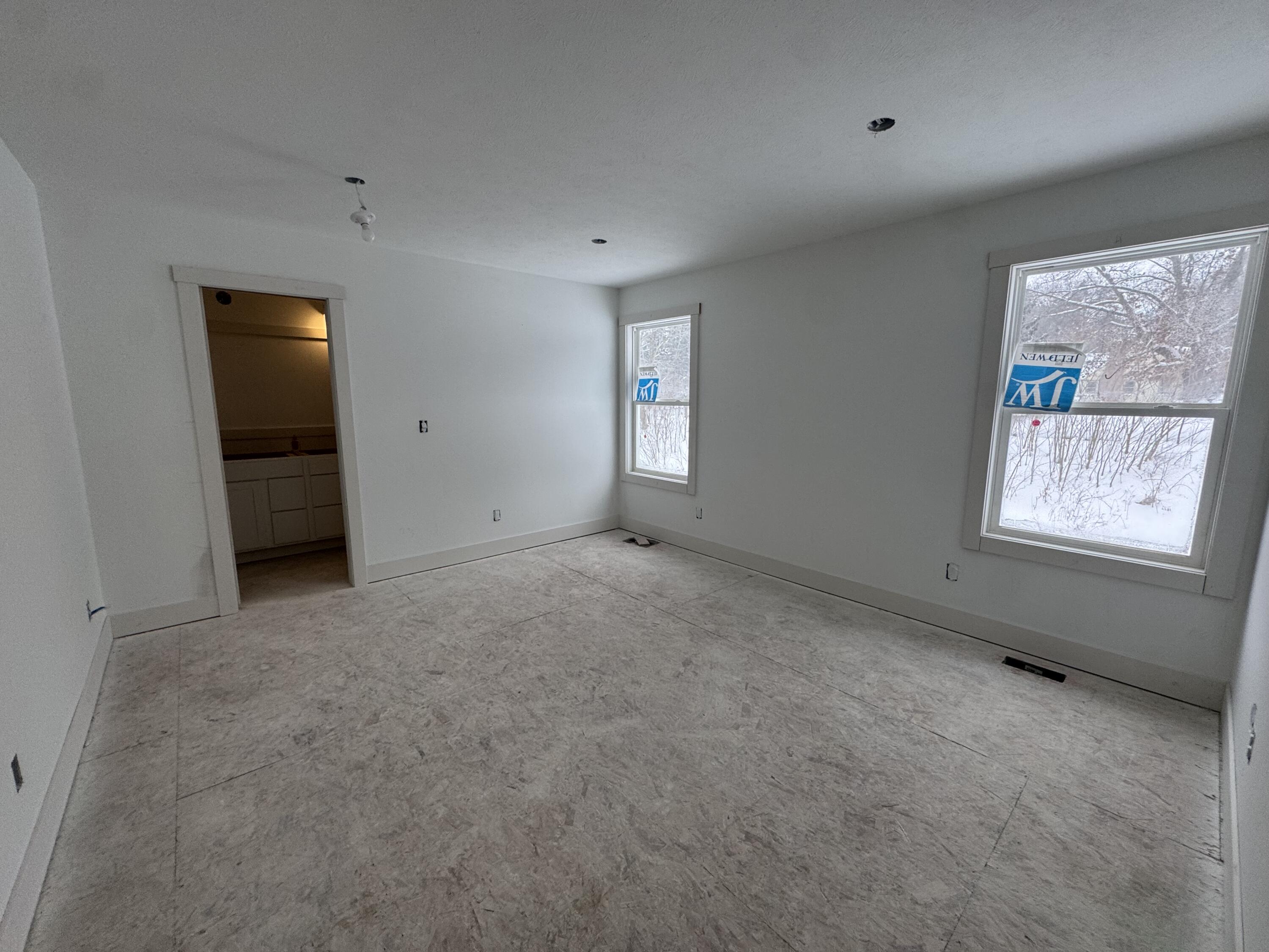 1575 N Village Circle