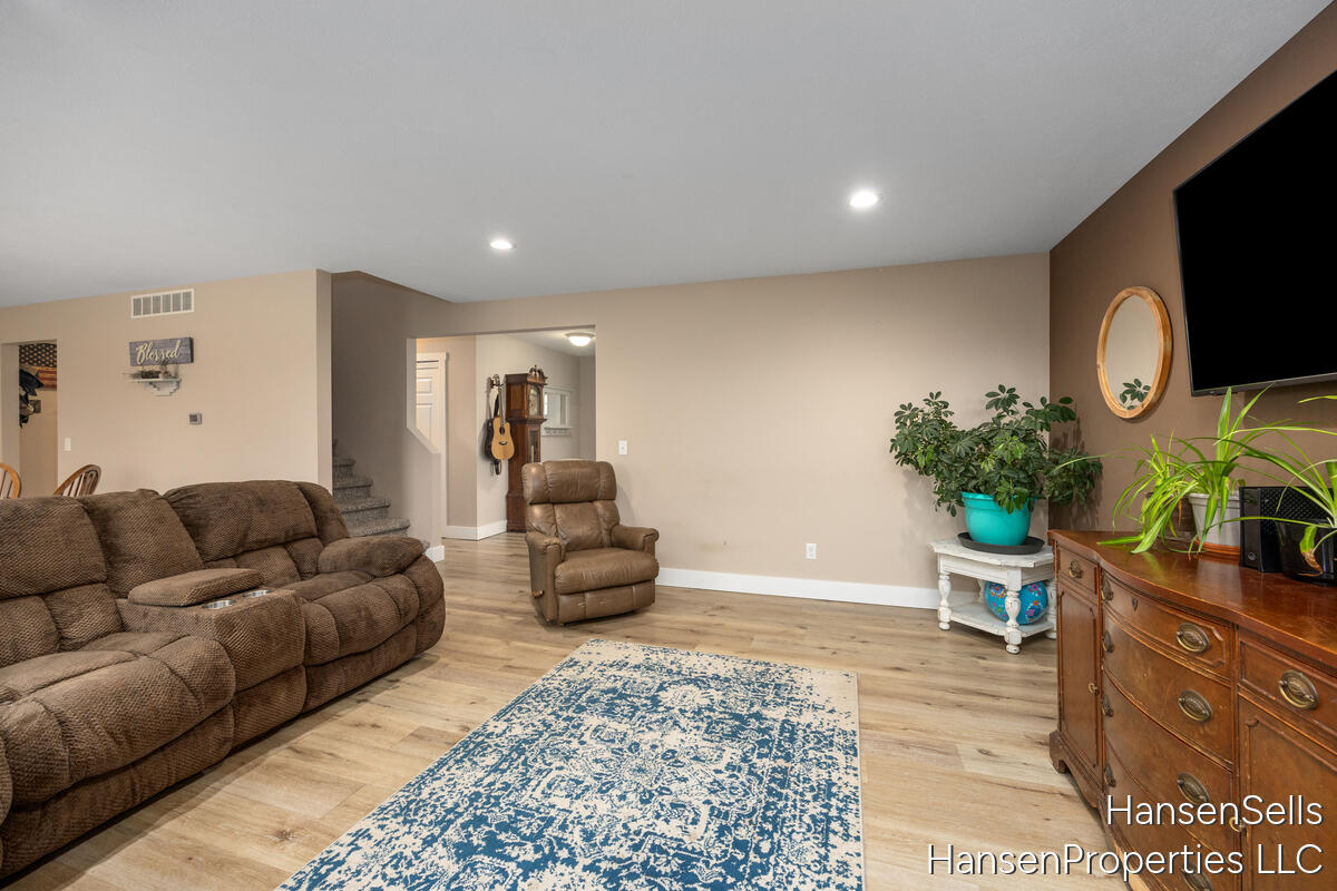 5326 North Point Drive