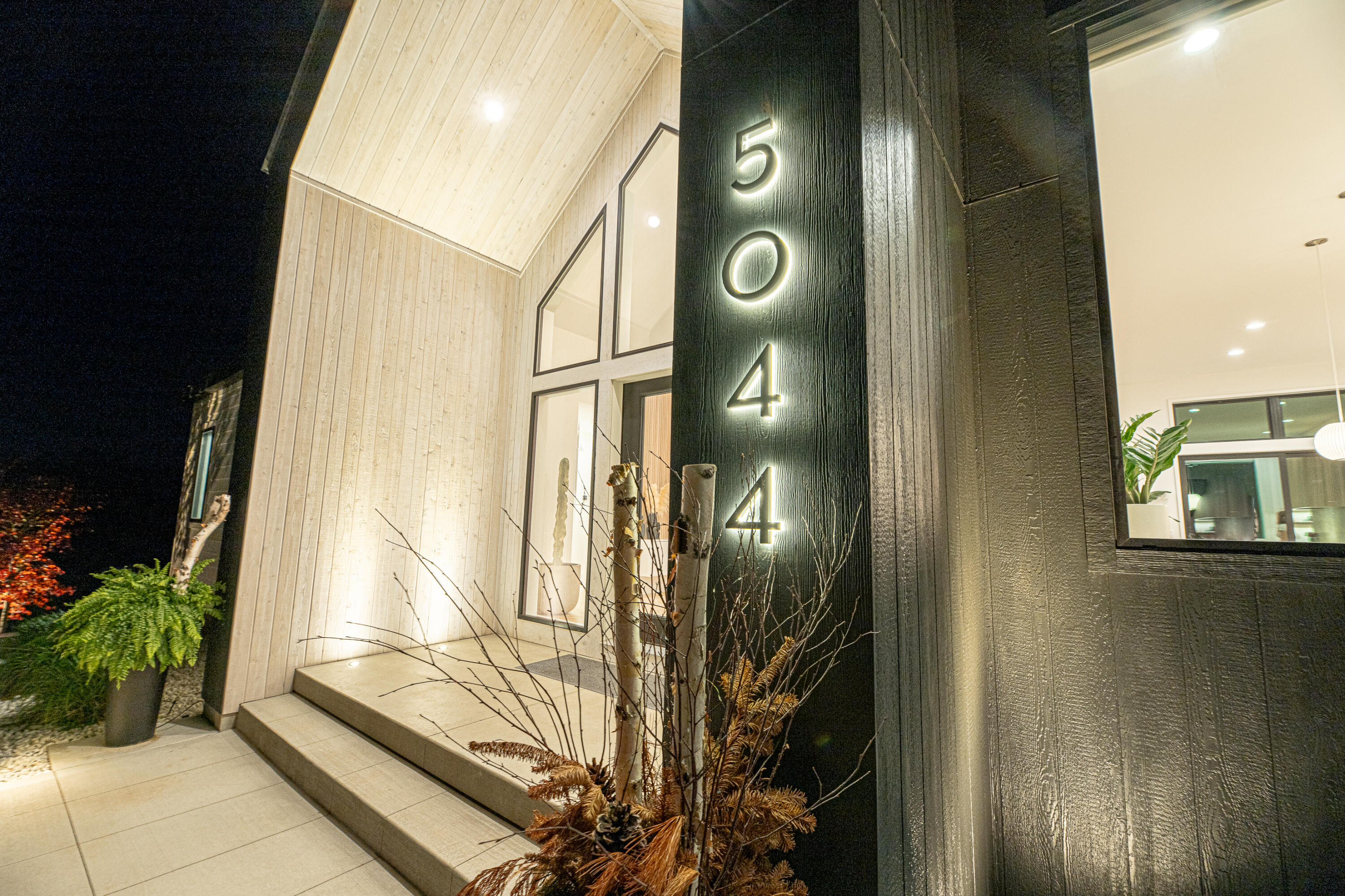 5044 Hickory Pointe Woods SE