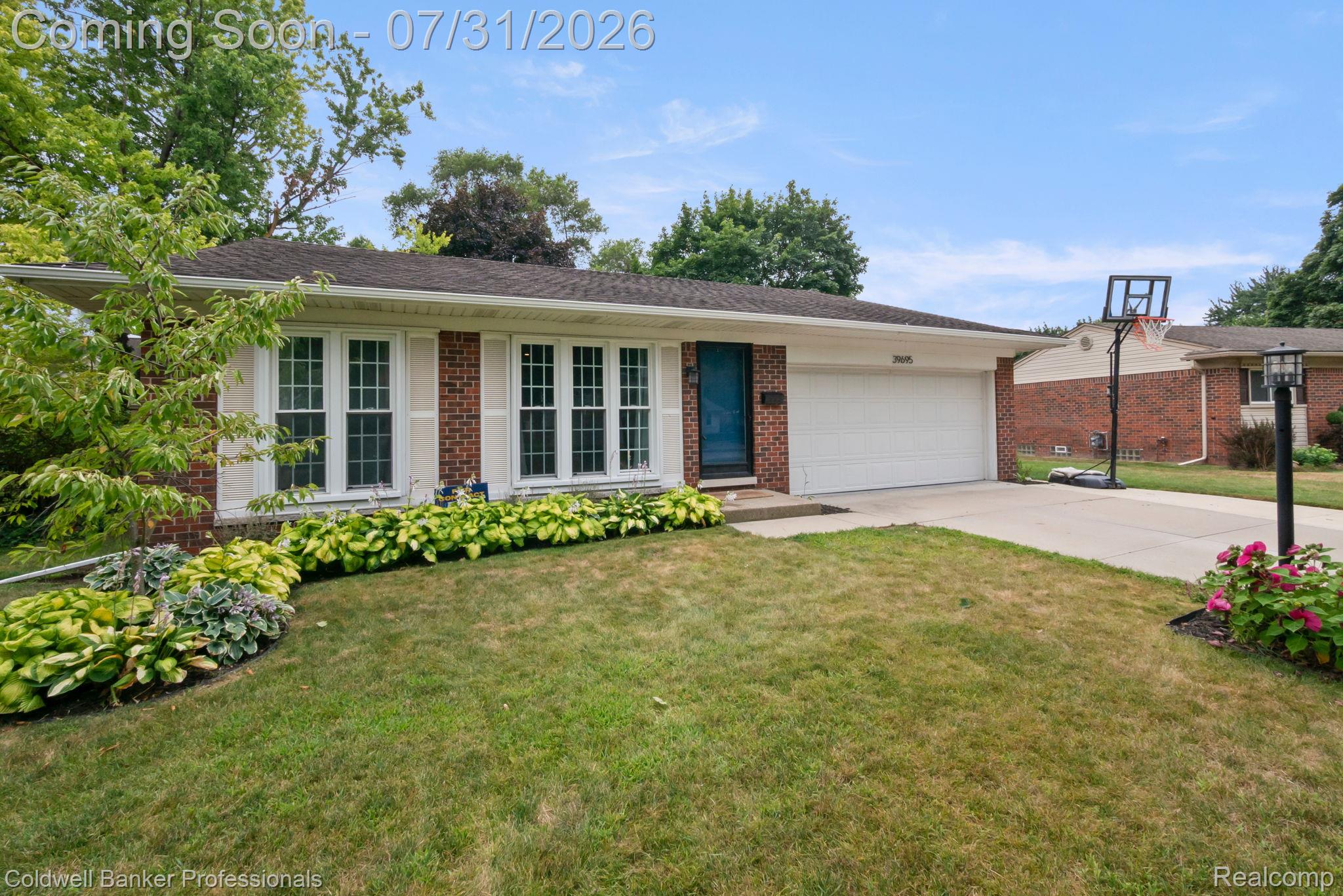 39695 Suzan Court