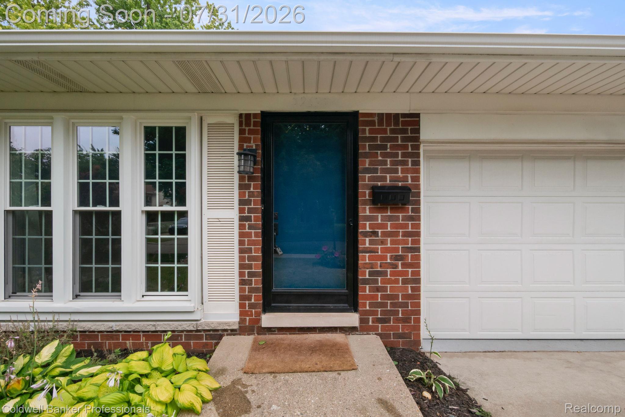 39695 Suzan Court
